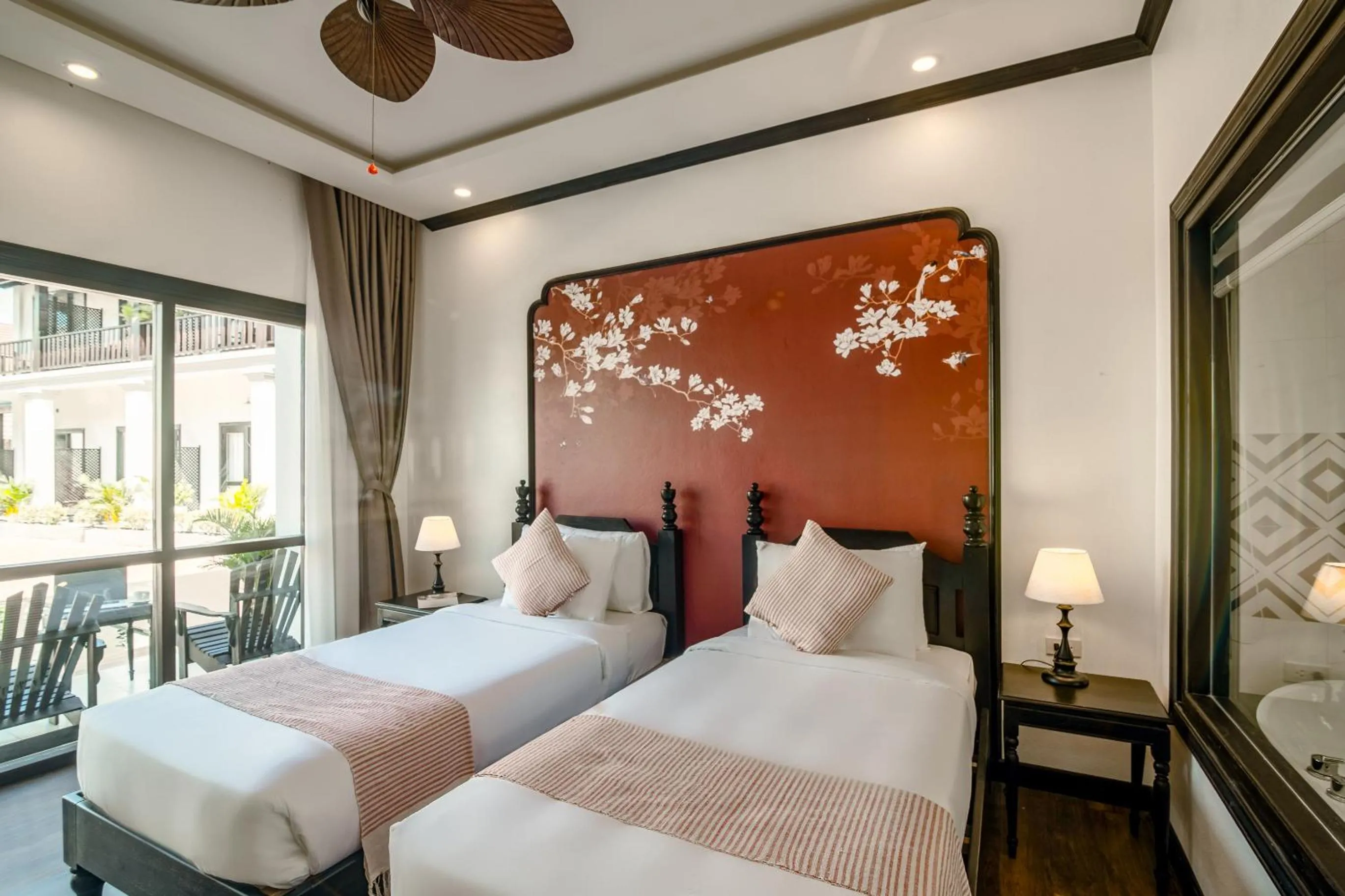 Property building, Bed in Luang Prabang Vang Luang Hotel