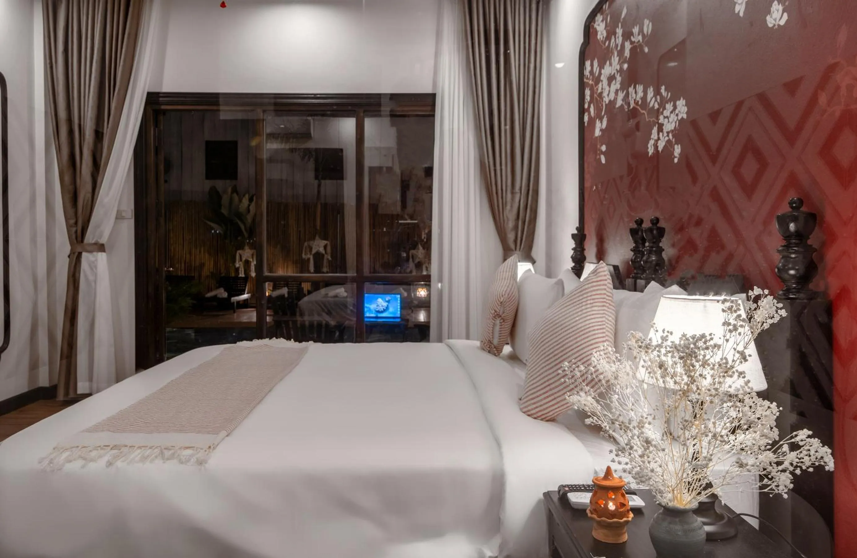 Photo of the whole room, Bed in Luang Prabang Vang Luang Hotel