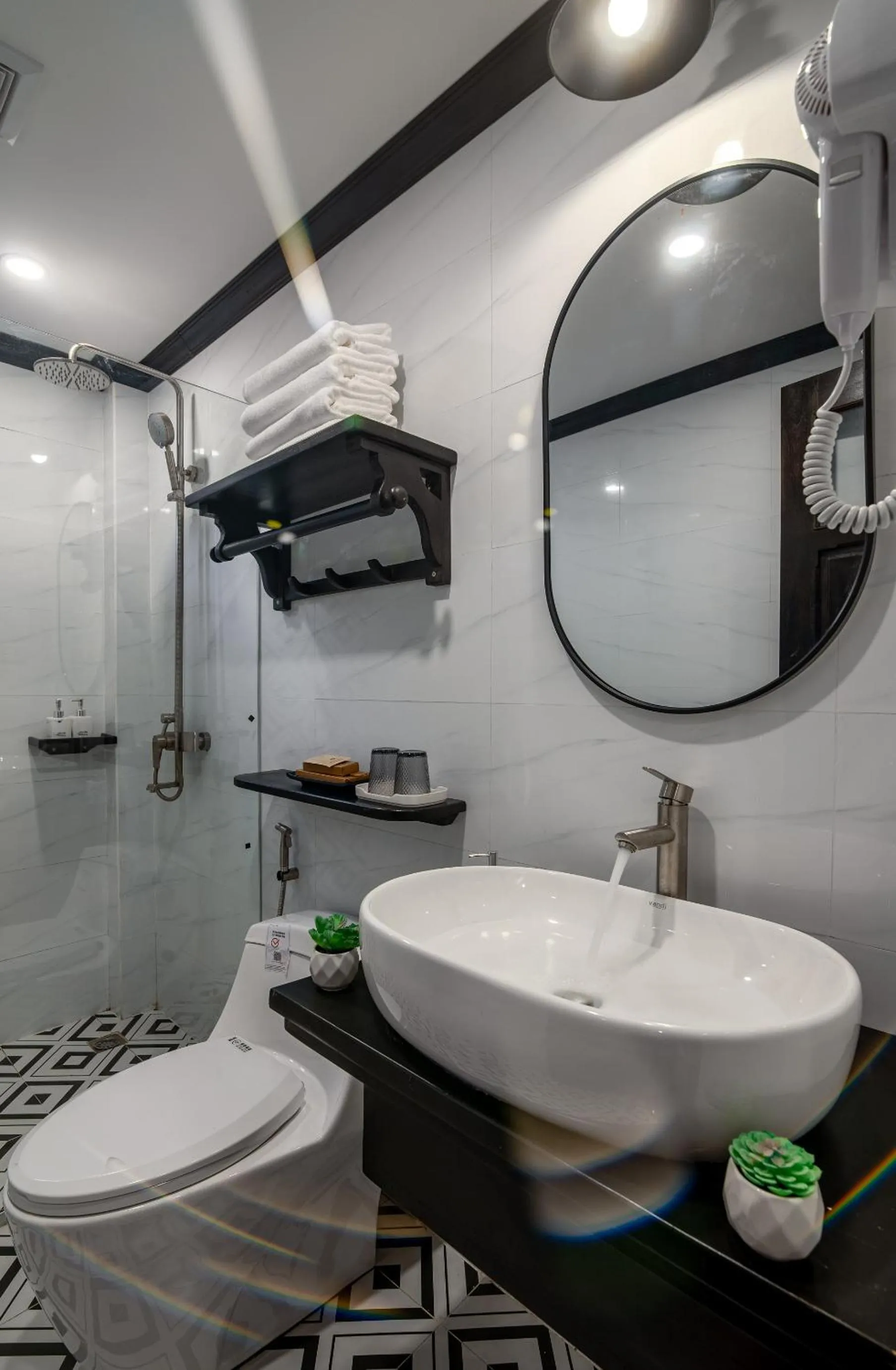 Bathroom in Luang Prabang Vang Luang Hotel