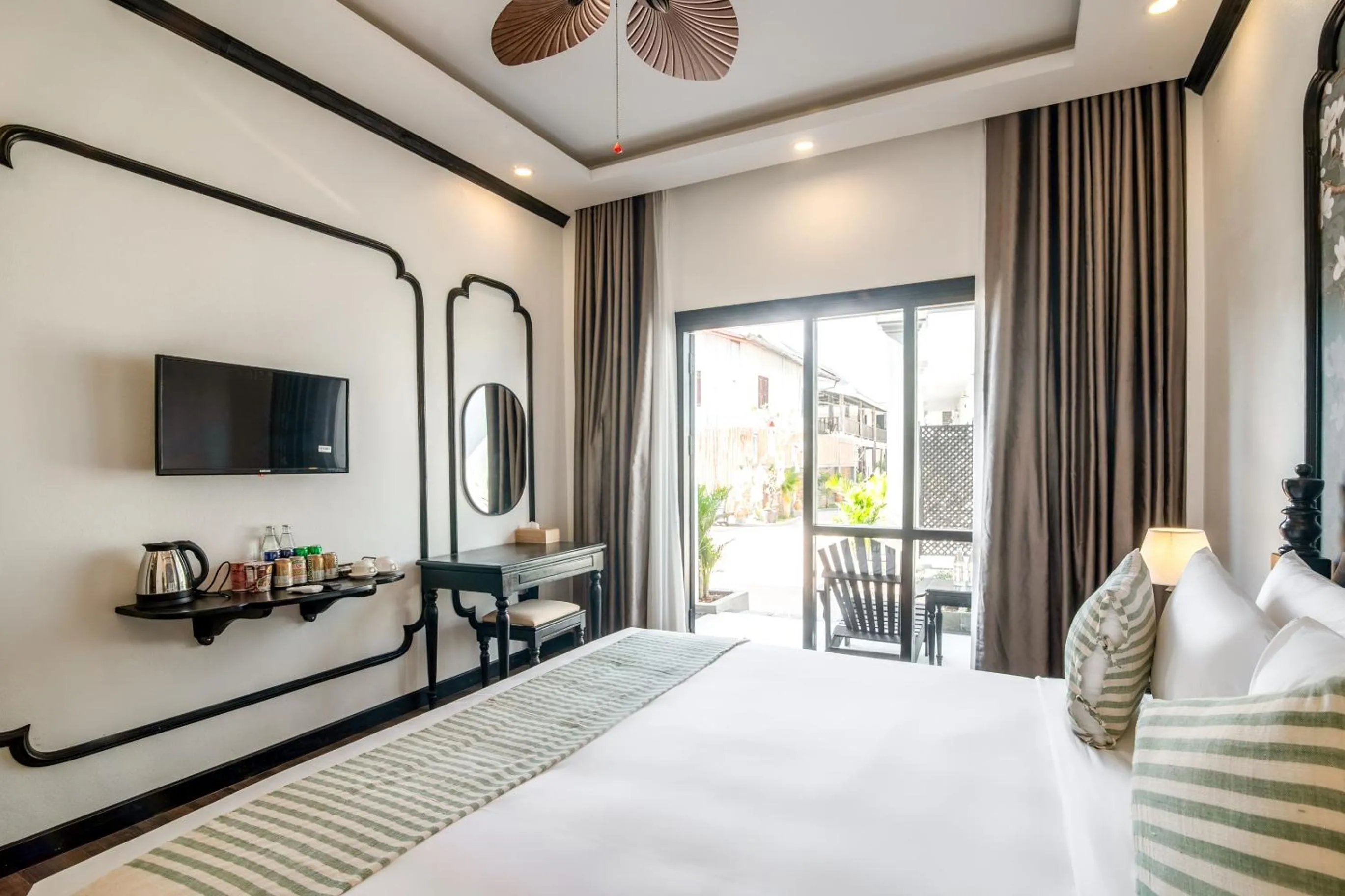 Bed in Luang Prabang Vang Luang Hotel