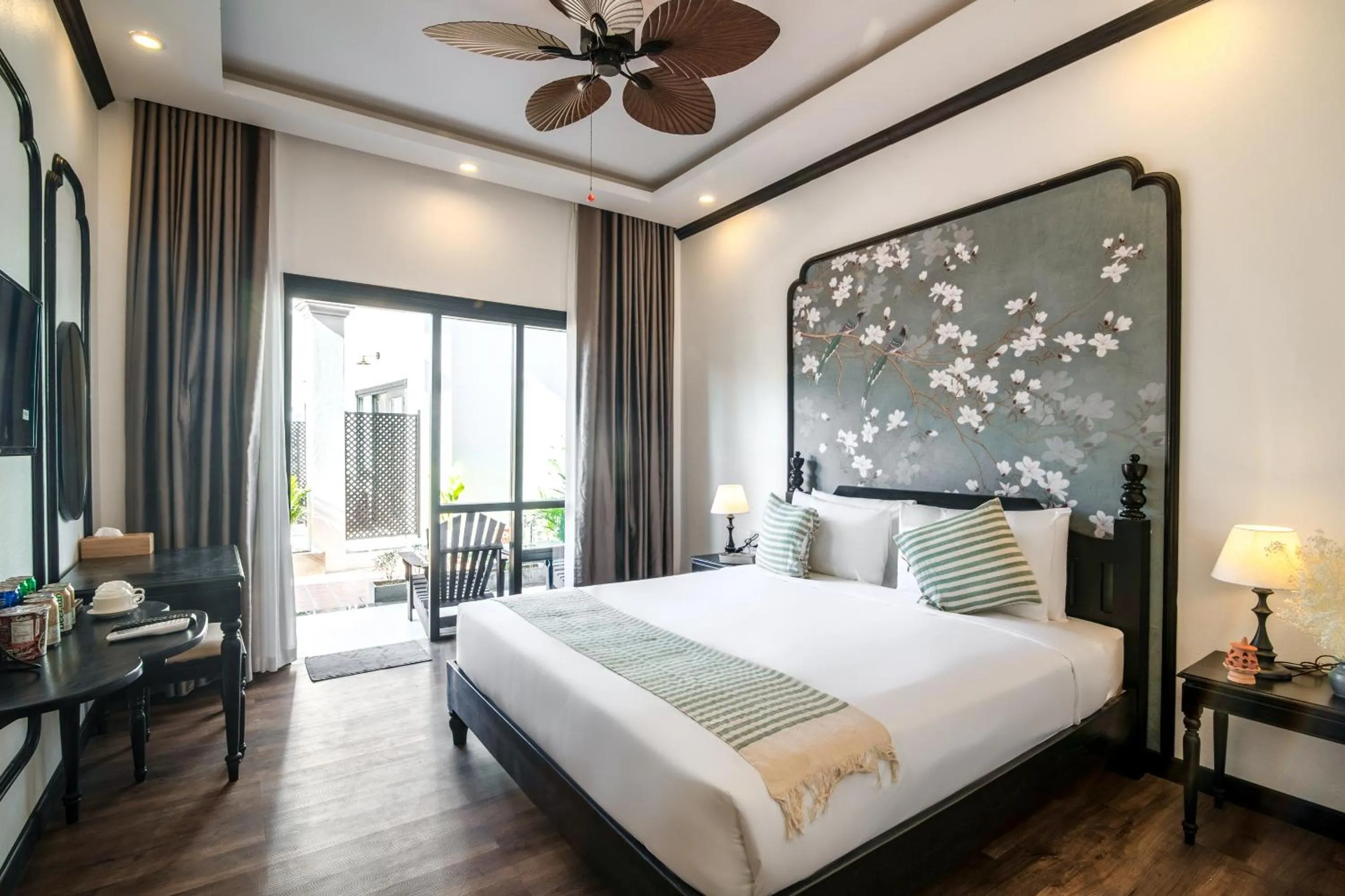 Bed in Luang Prabang Vang Luang Hotel