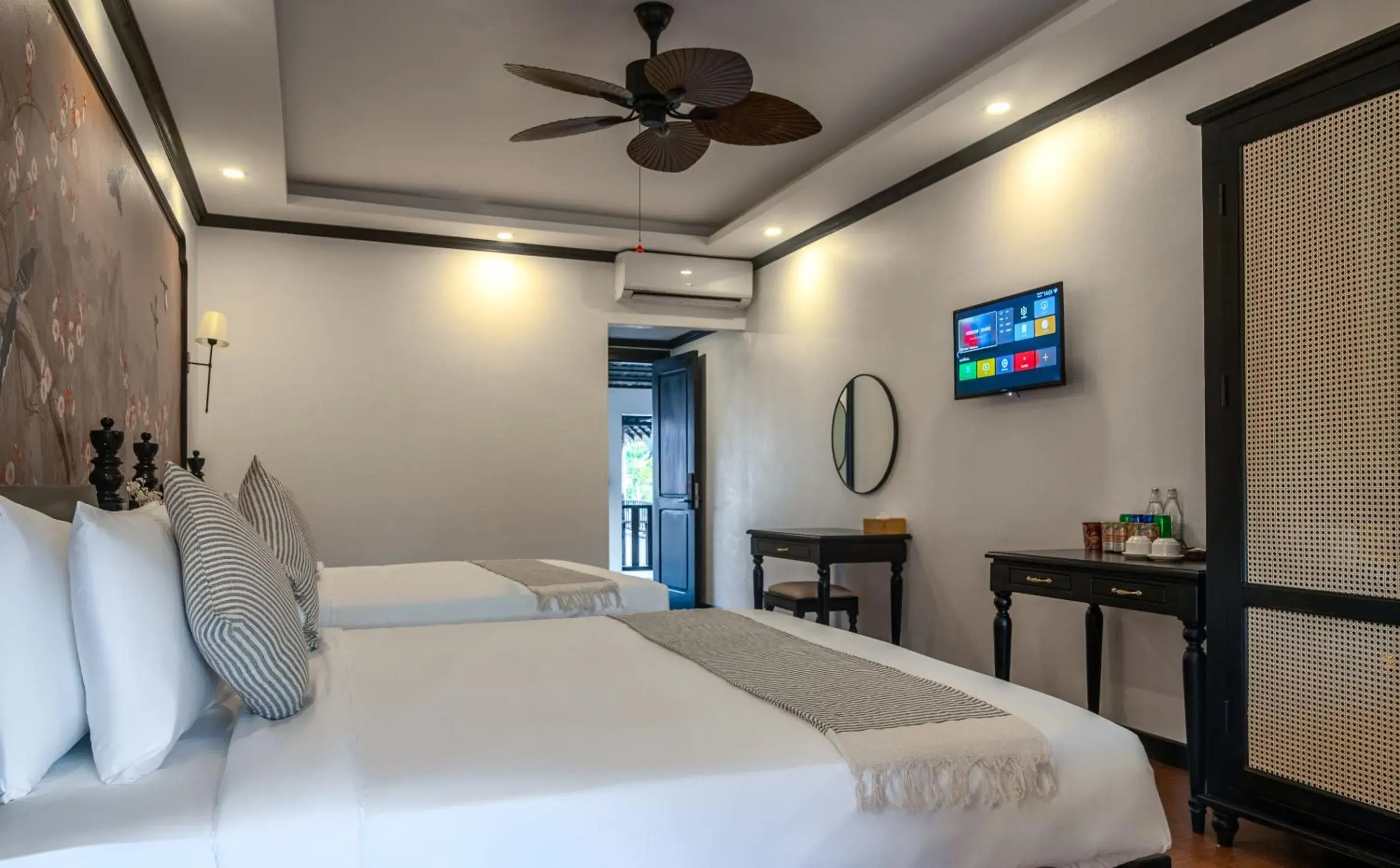 Family Room with Balcony in Luang Prabang Vang Luang Hotel Family Room with Balcony in Luang Prabang Vang Luang Hotel