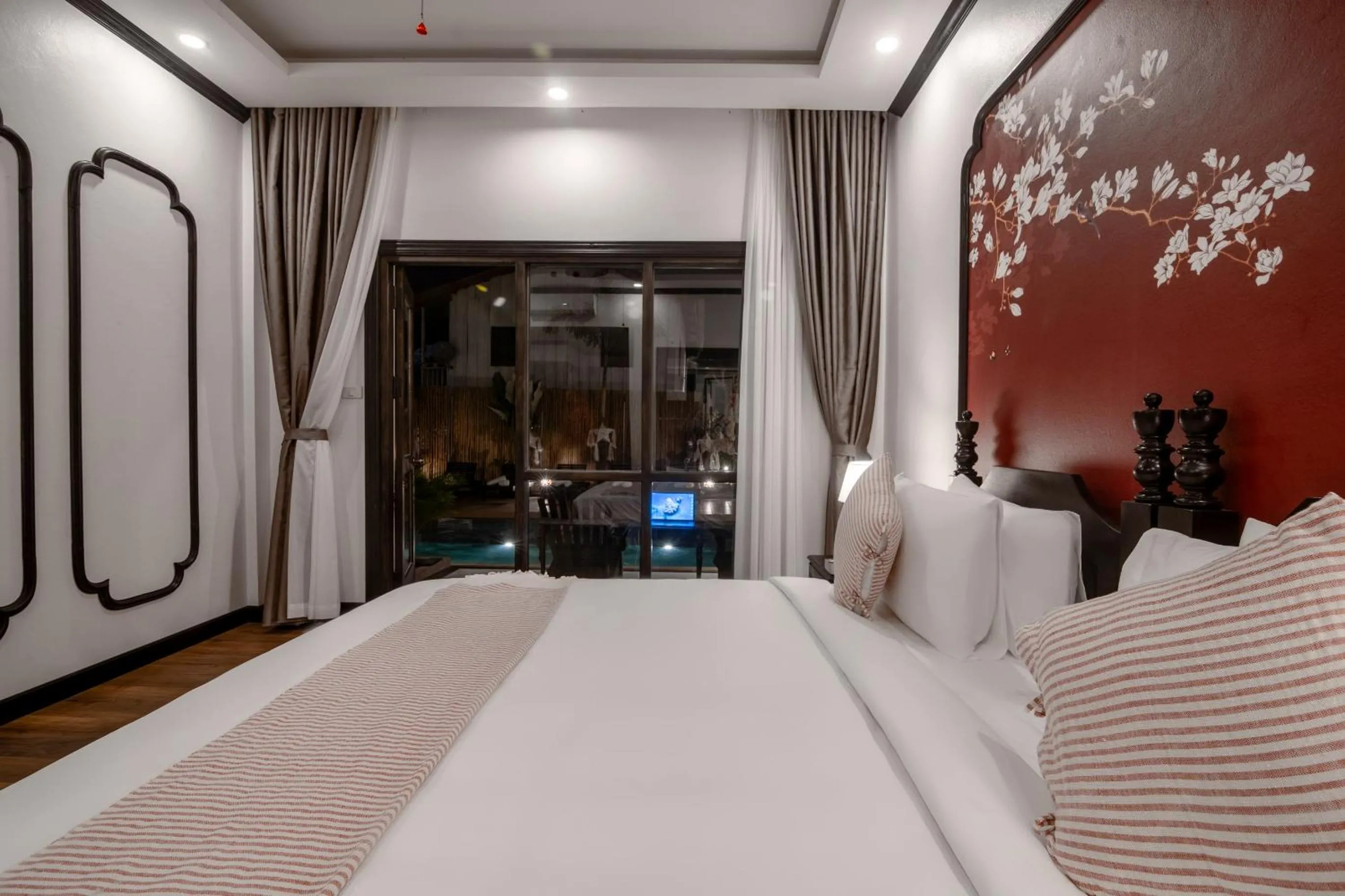 Bed in Luang Prabang Vang Luang Hotel