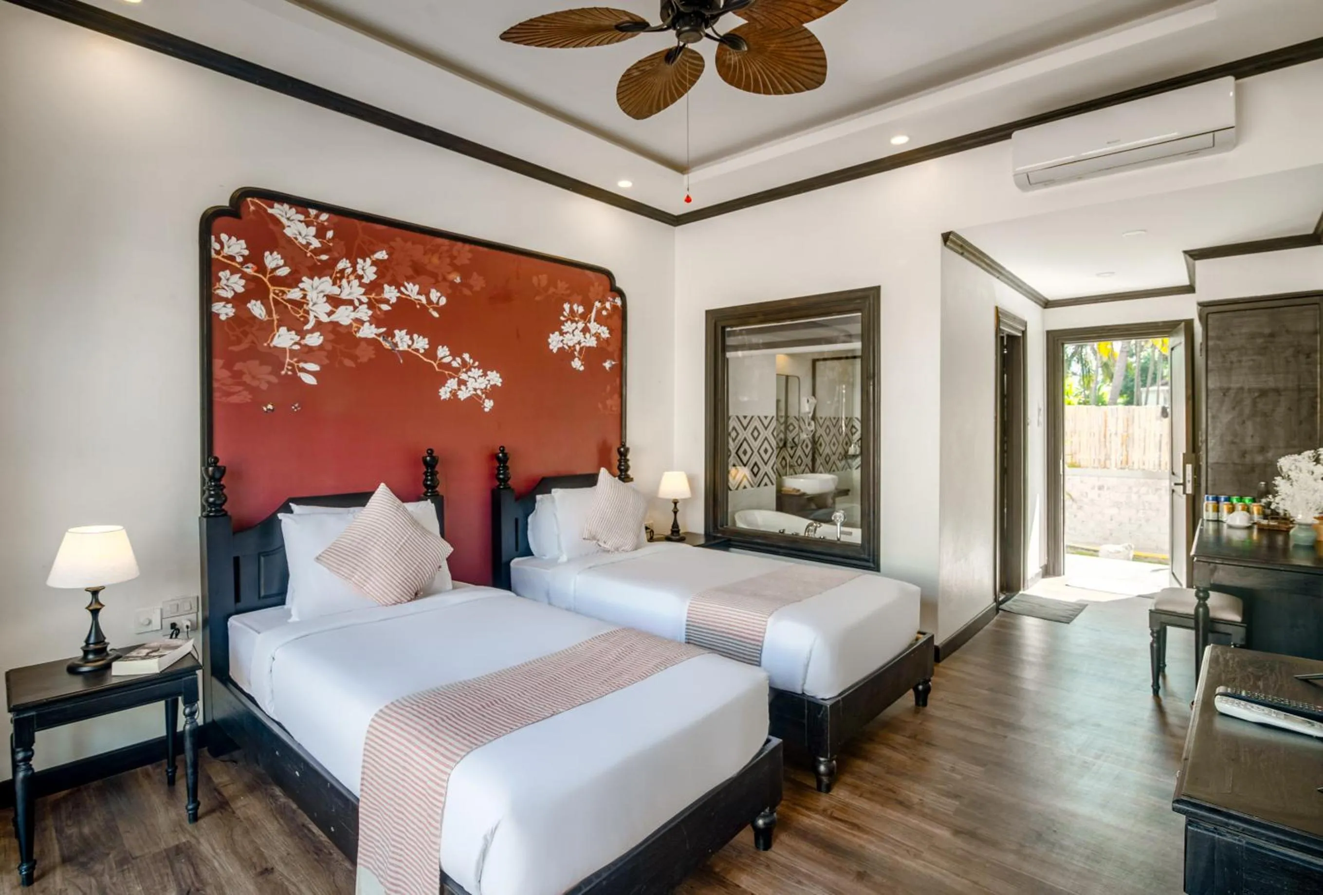 Property building, Bed in Luang Prabang Vang Luang Hotel