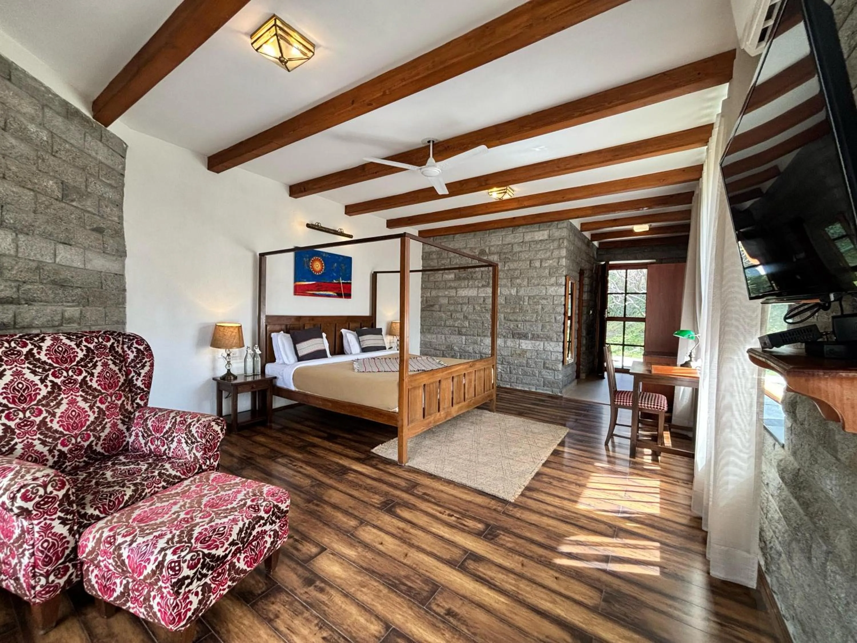 Bedroom in Larisa Resort Manali