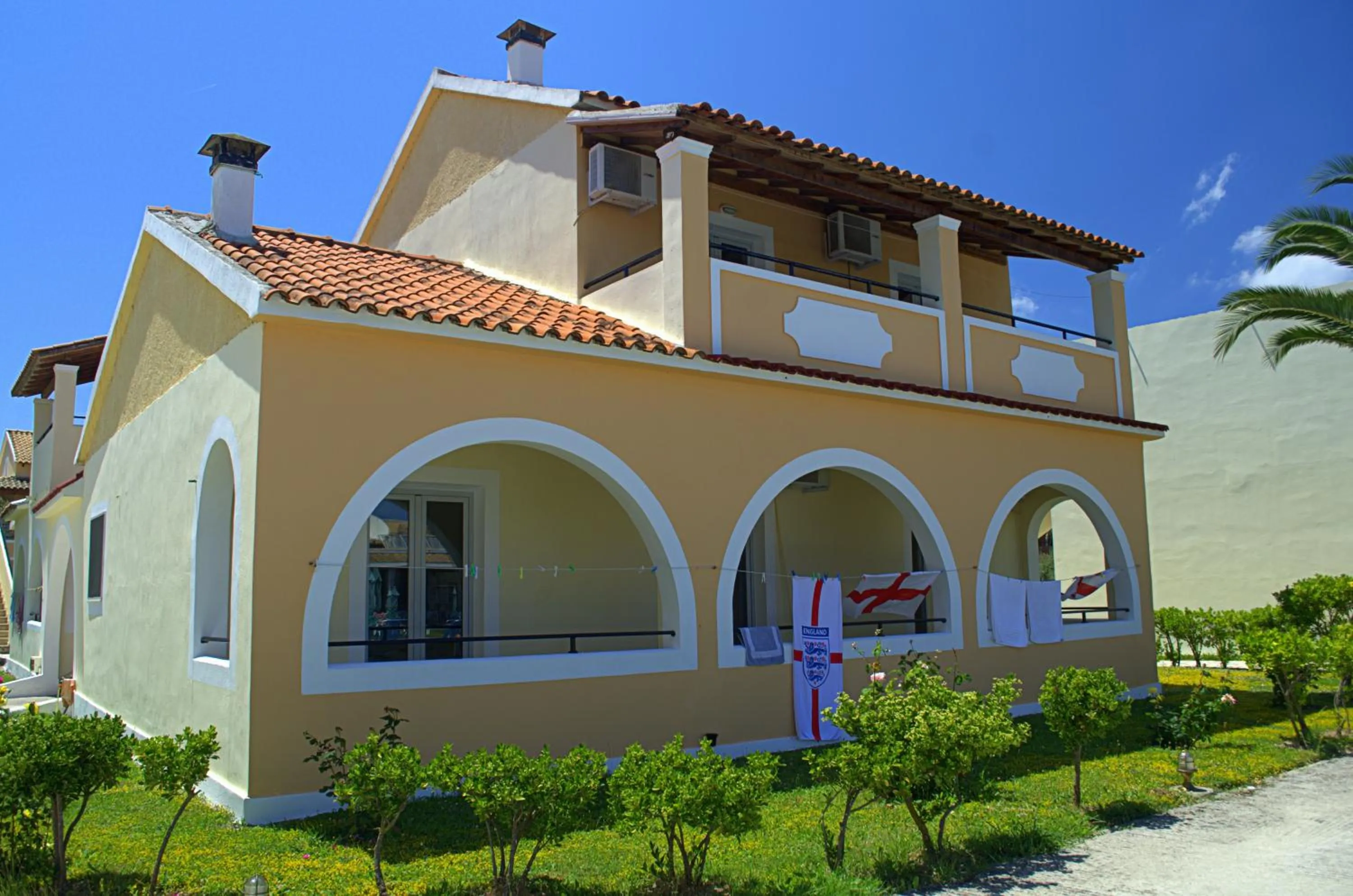 Facade/entrance in Tondoris Apartments