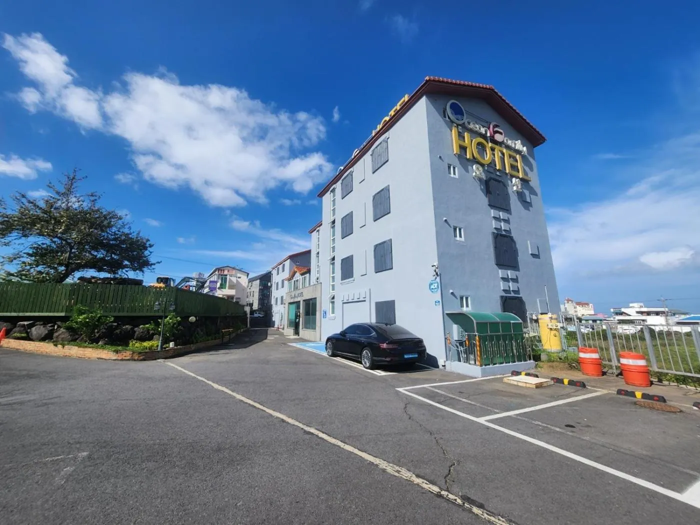 Property building in Jeju Ocean Family Hotel