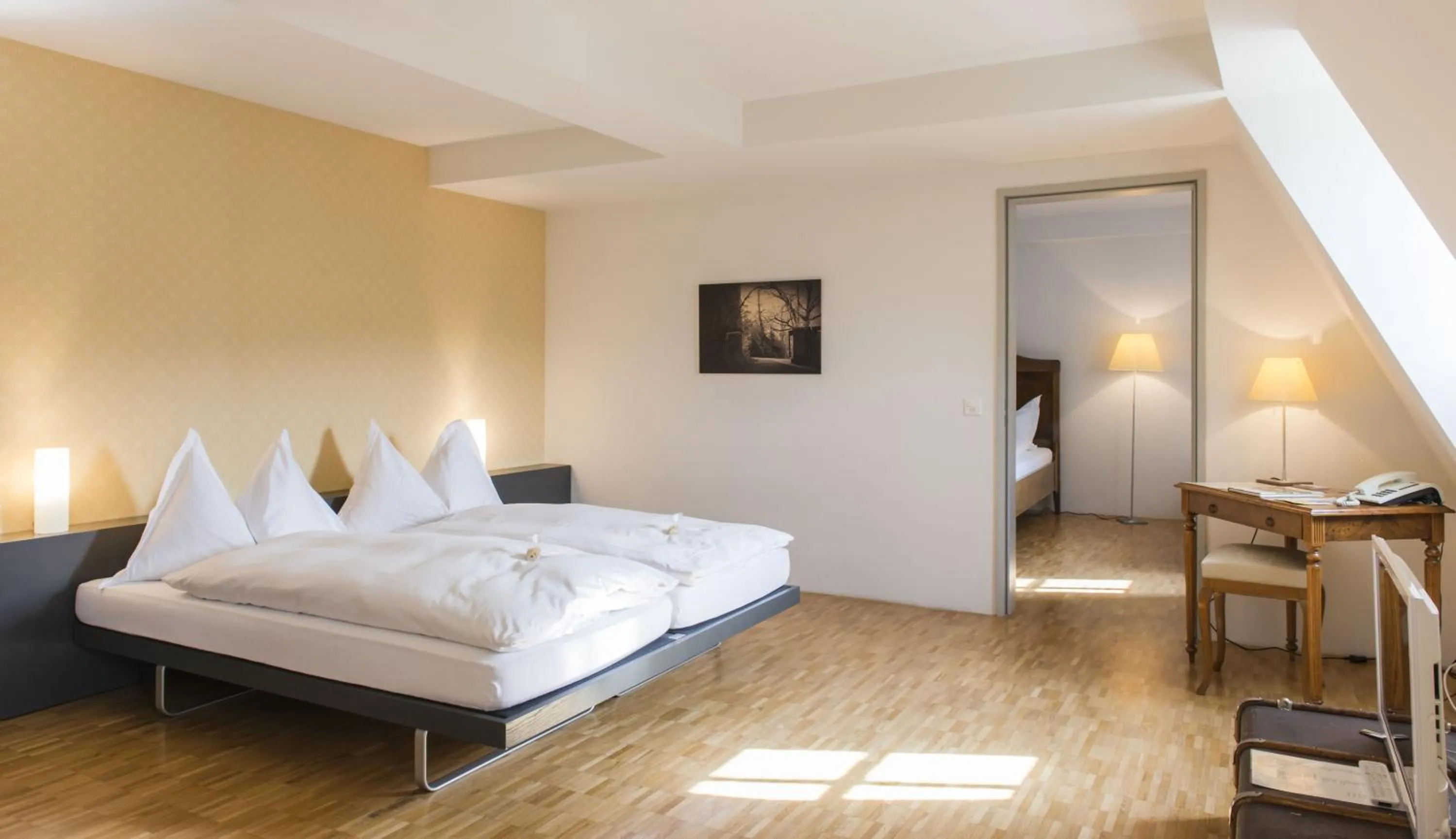 Bed in Schloss Münchenwiler