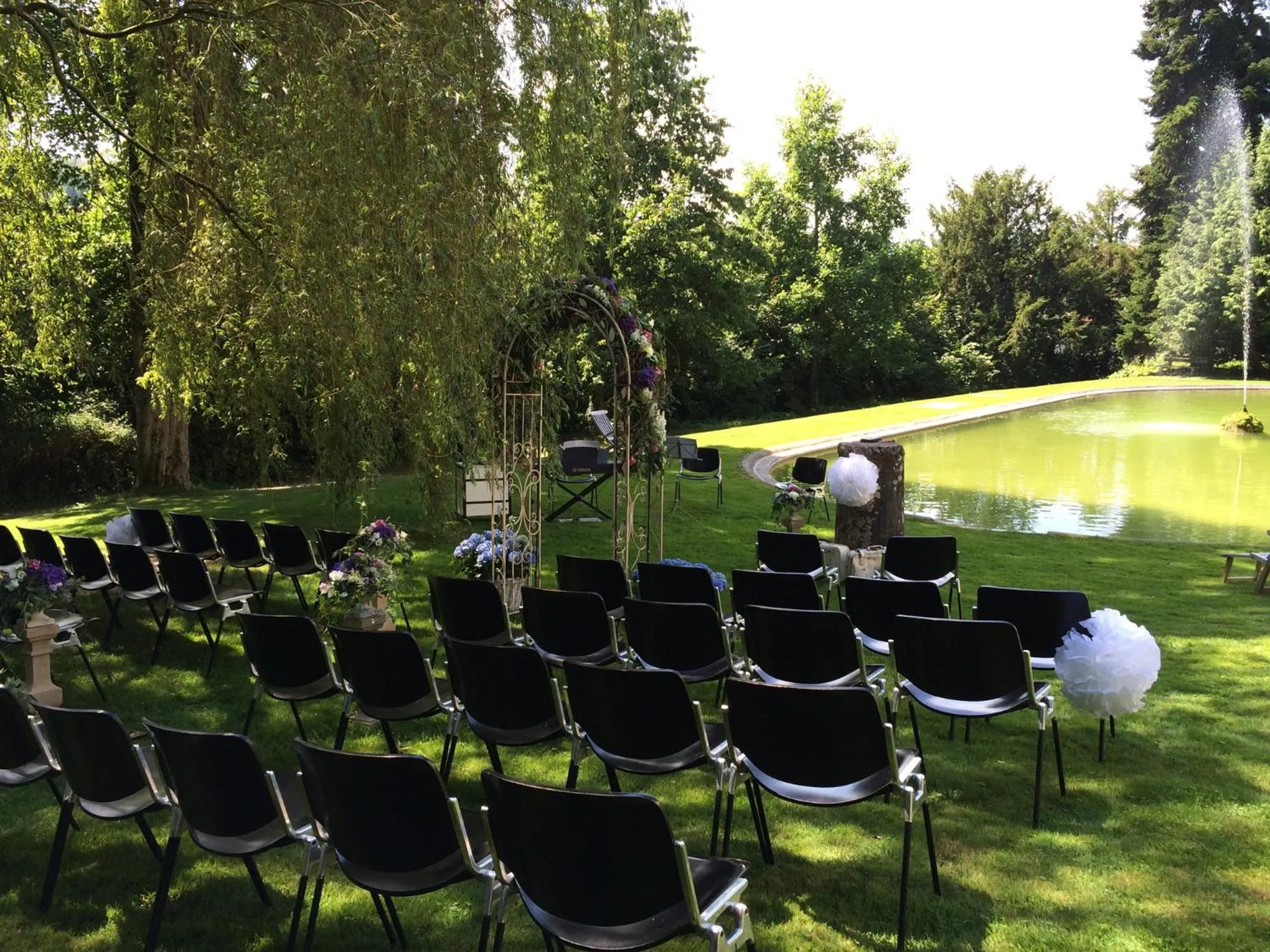 wedding in Schloss Münchenwiler