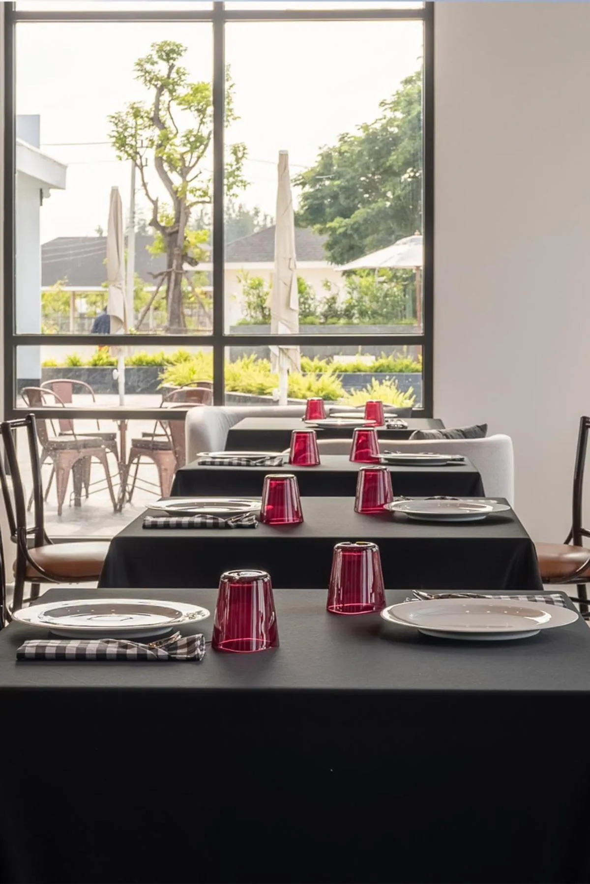 Restaurant/places to eat in Pan Ville Resort