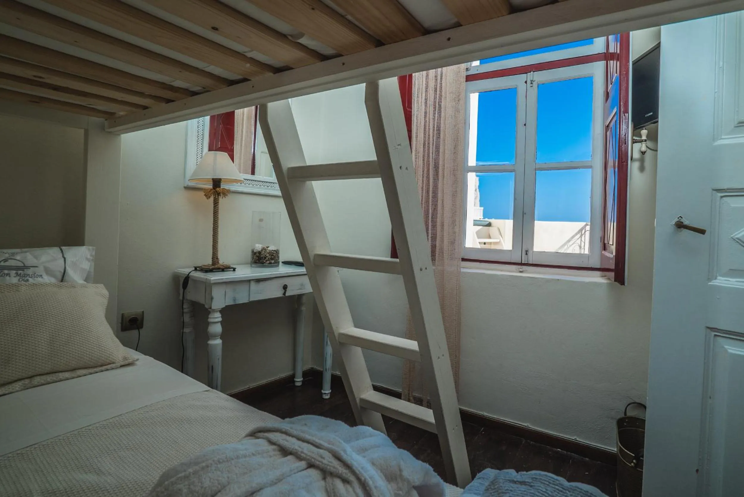 Bedroom, Bed in Poseidon Mansion Sunset