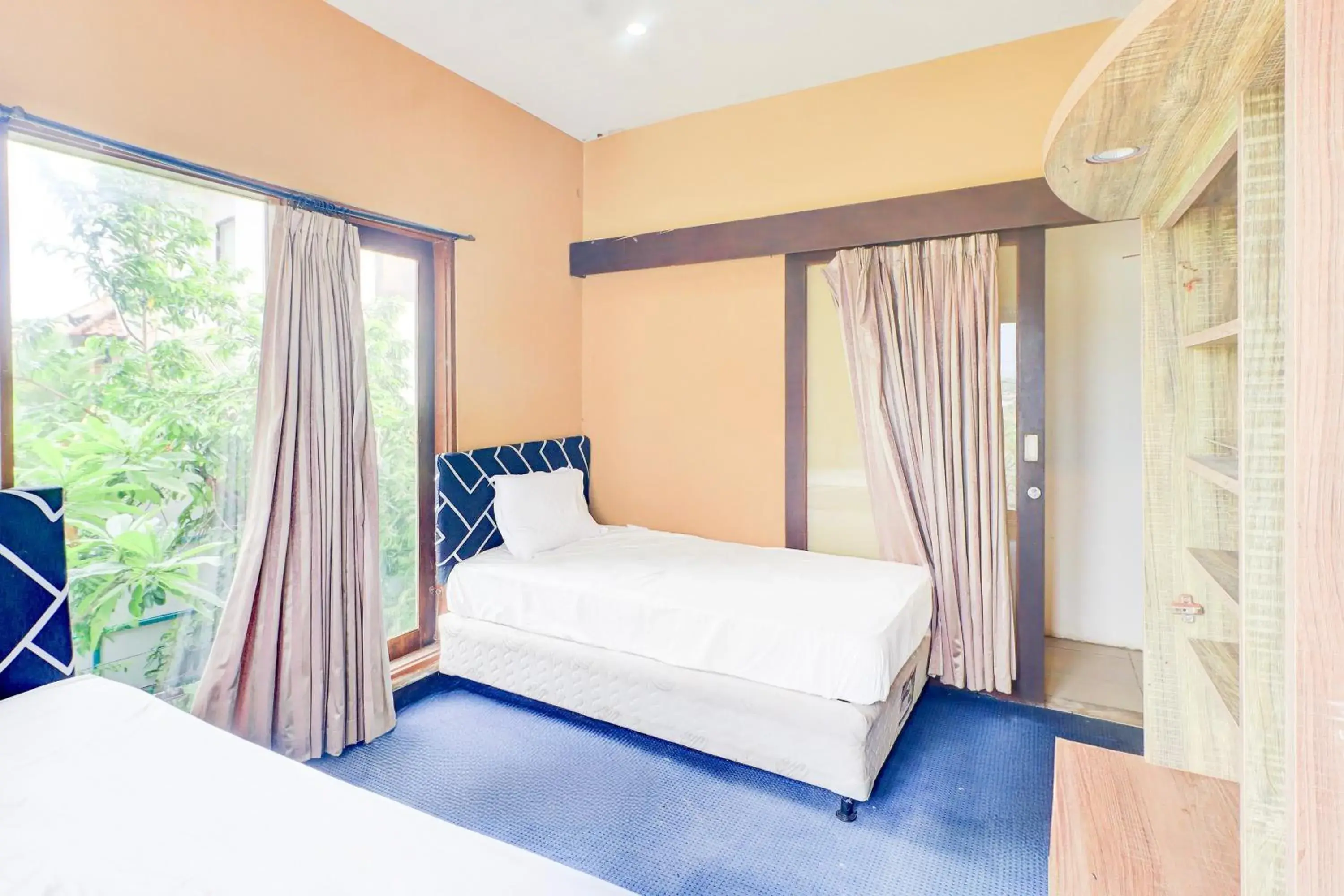 Economy Twin Room in Collection O Putri Inn Homestay Economy Twin Room in Collection O Putri Inn Homestay