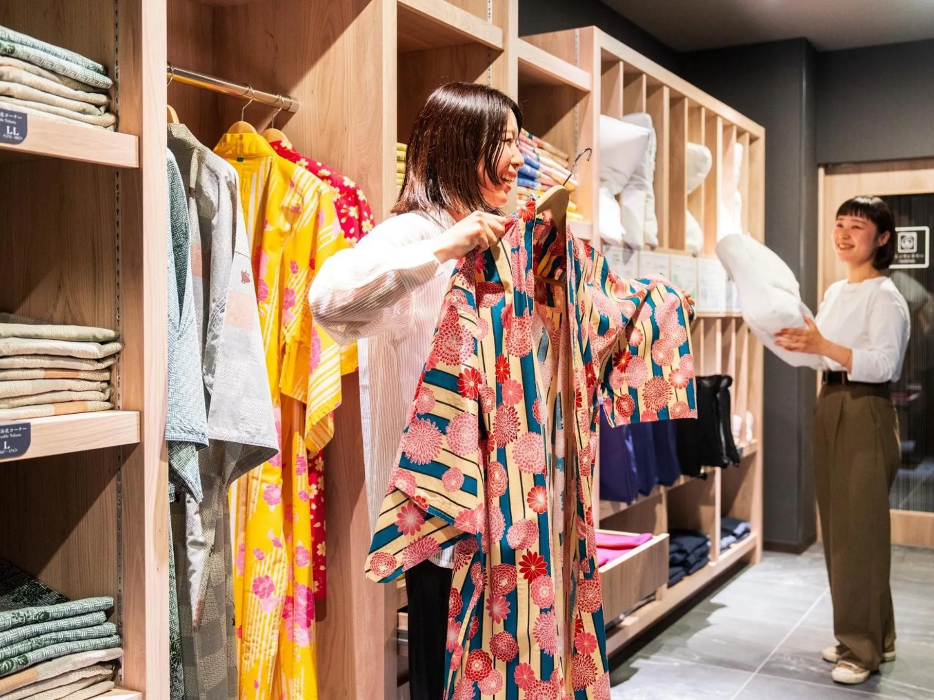 Lobby or reception in Grandvrio Hotel Tamba Sasayama Wakura - ROUTE INN HOTELS -