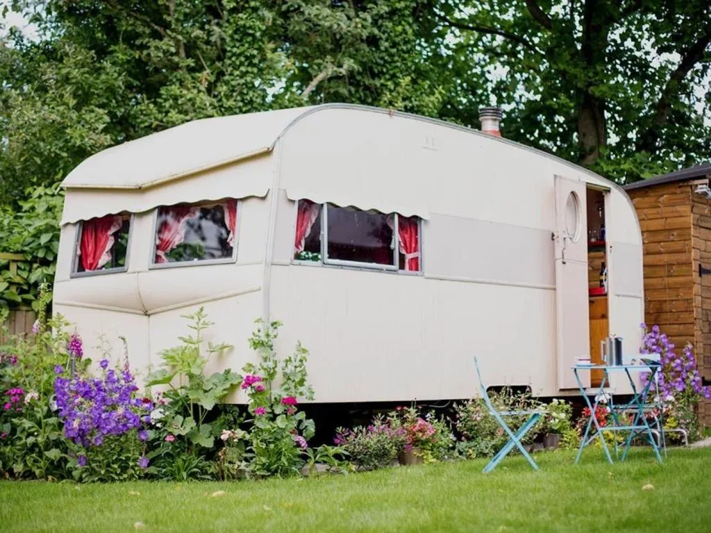 Property building in Withy Cottages