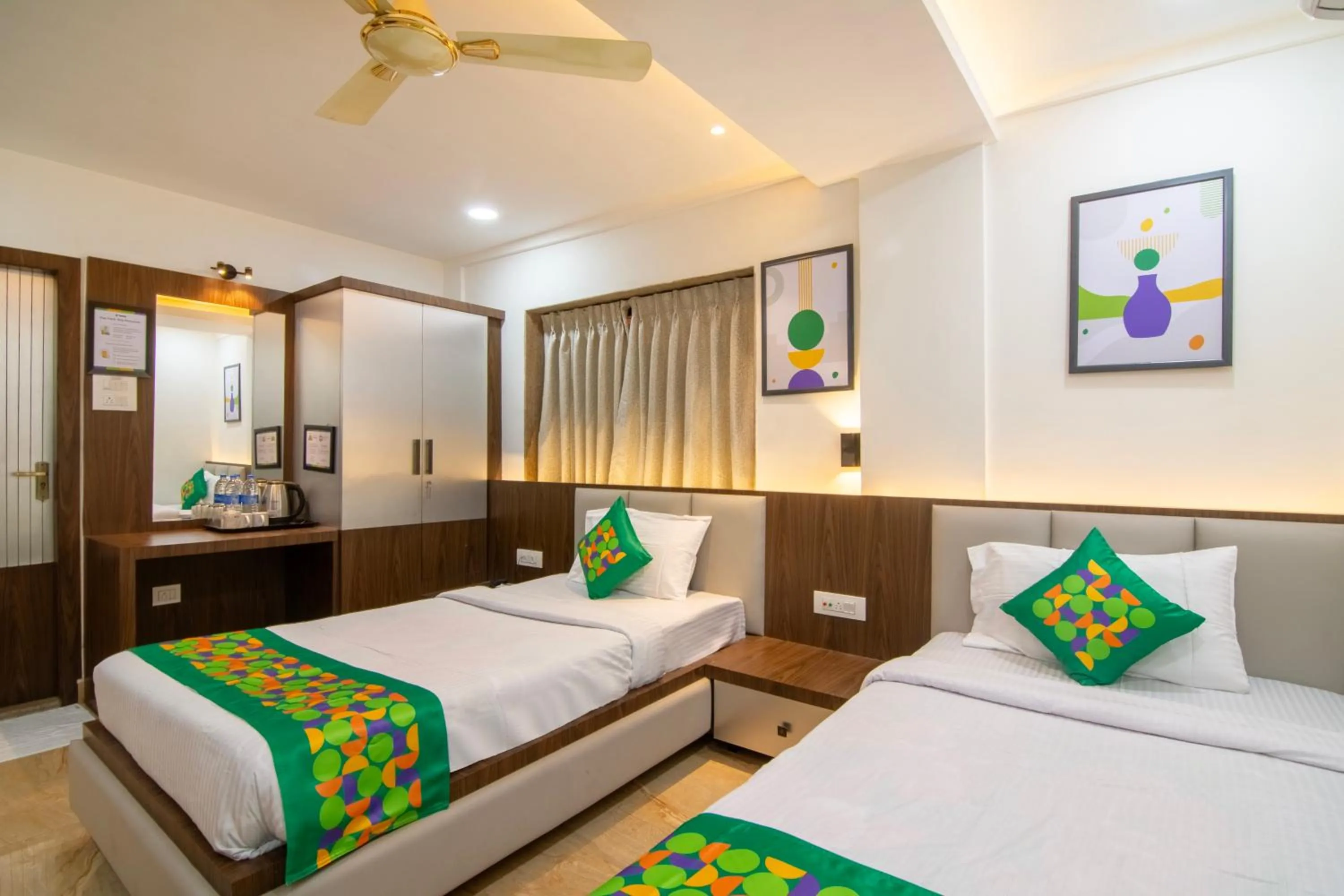 Bedroom, Bed in Treebo Petals Suites & Banquet - New Town