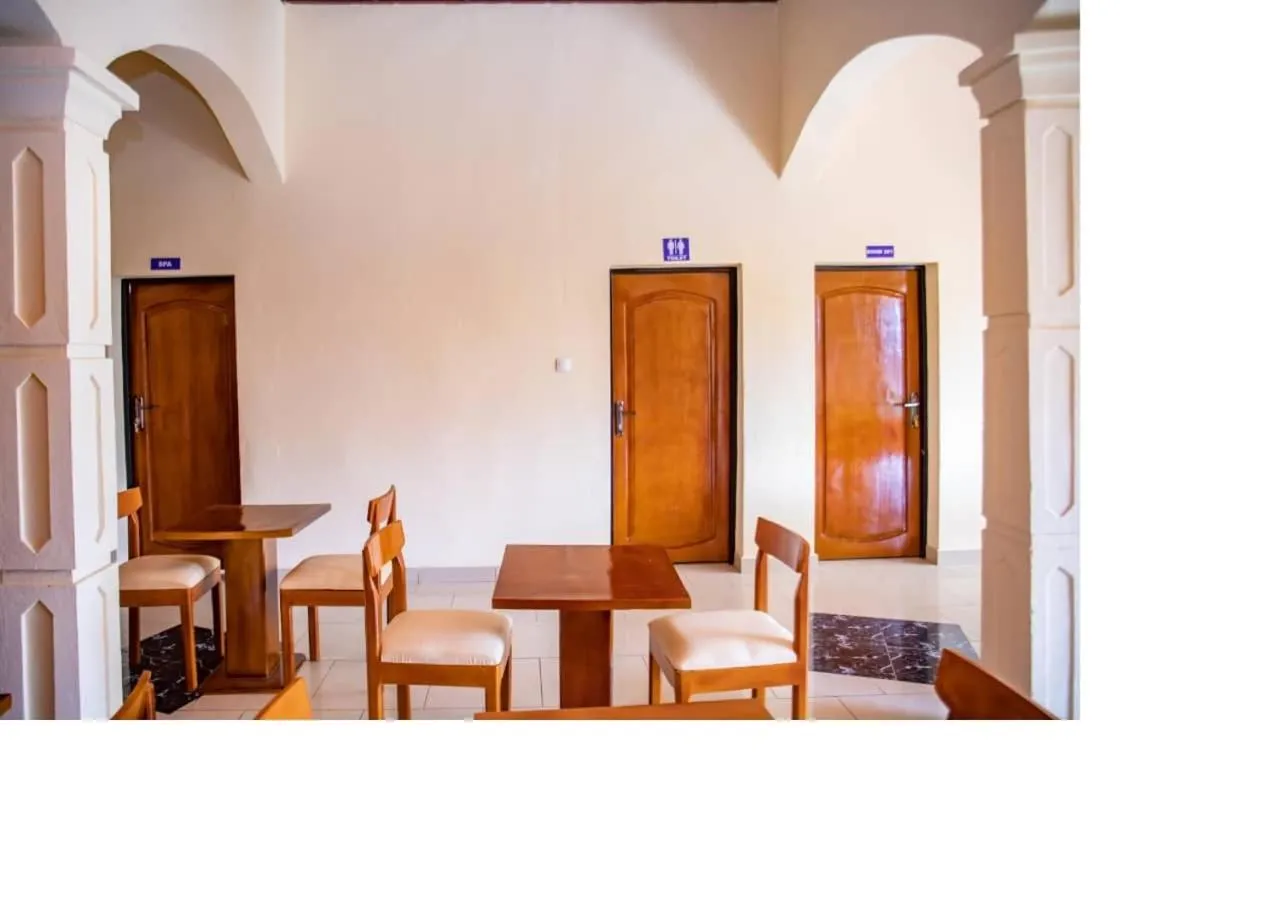 Restaurant/places to eat in Bujumbura Hotel and Appartment