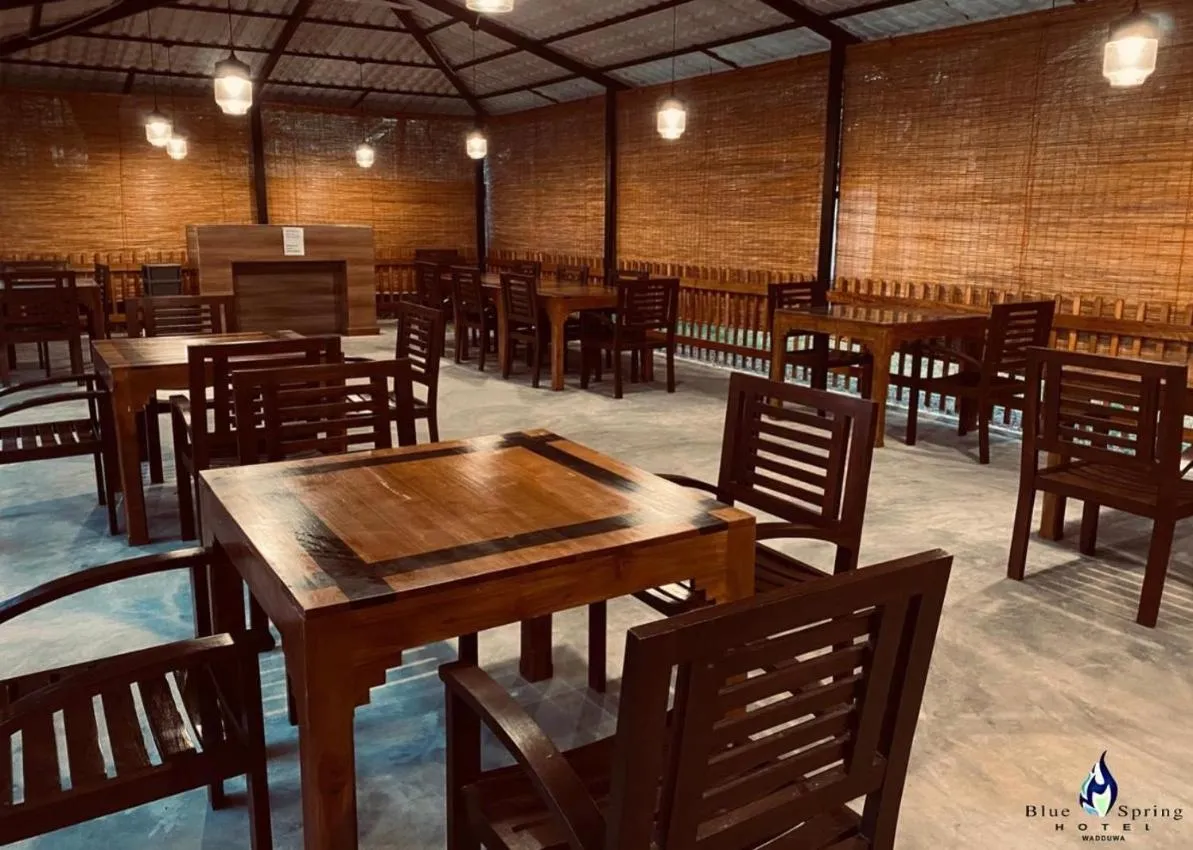 Dining area in Blue Spring Hotel Wadduwa