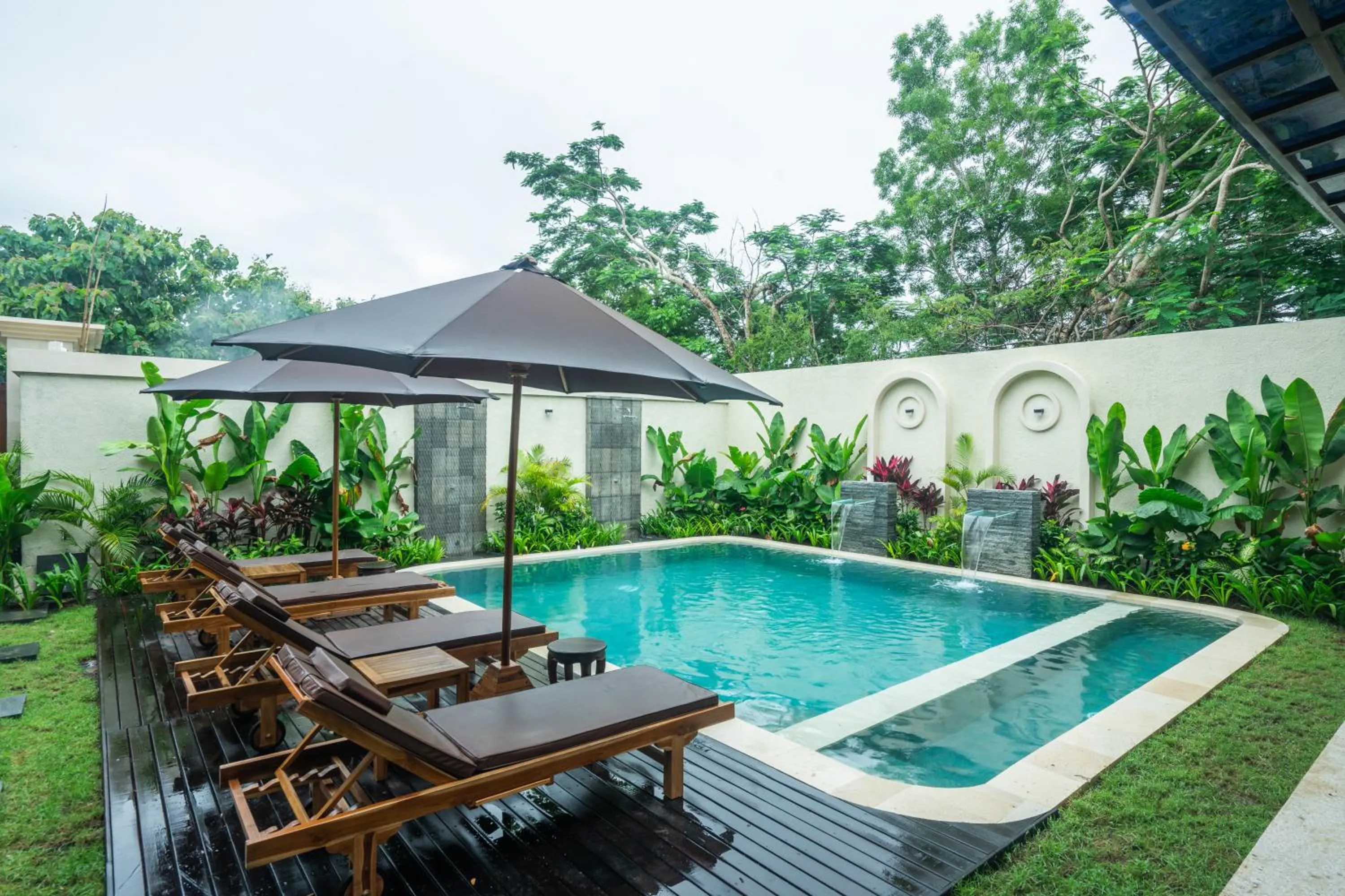 Swimming pool in Wanaseta Guesthouse