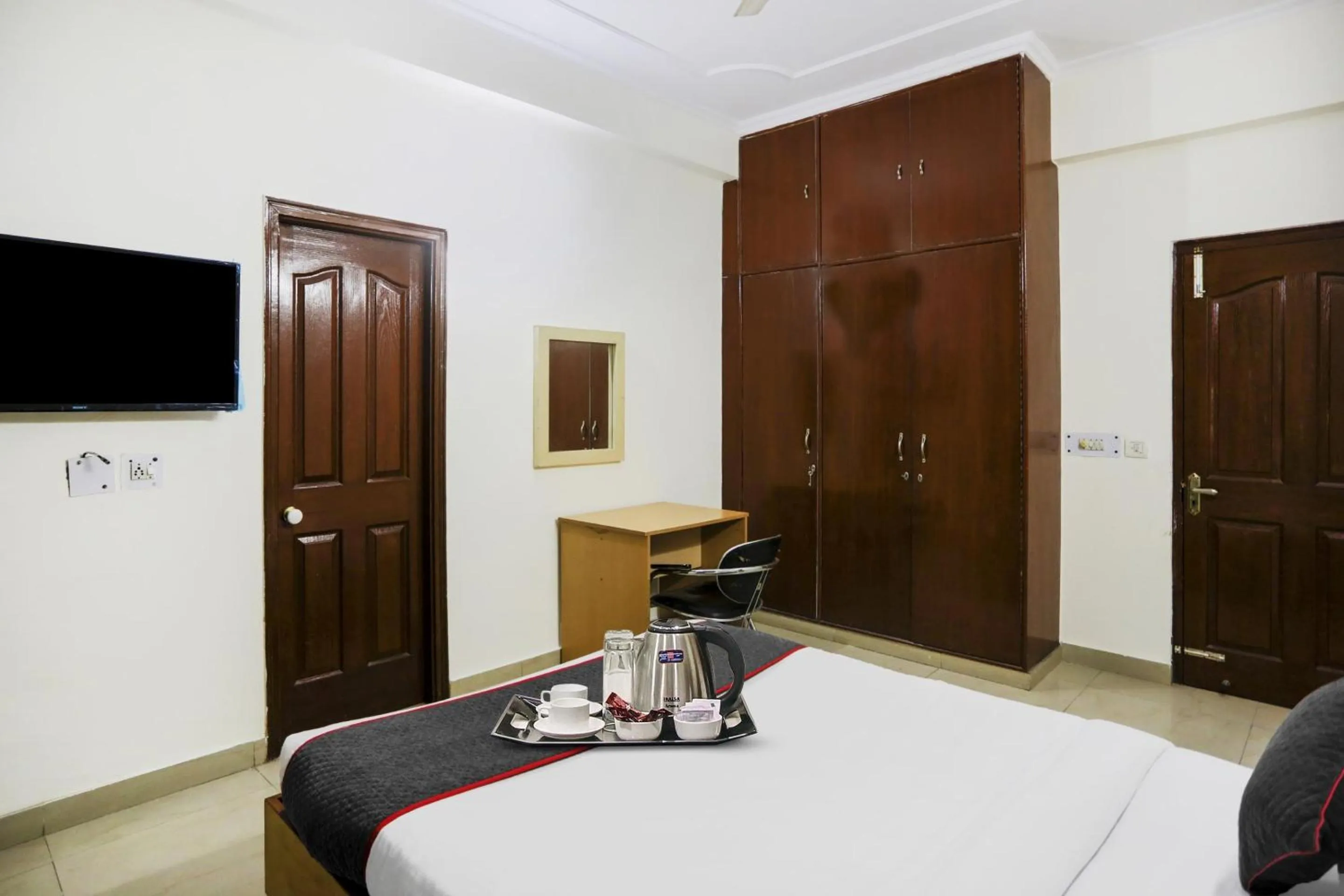 Bedroom, Bed in Hotel O Sunshine Near Iskcon Temple Noida