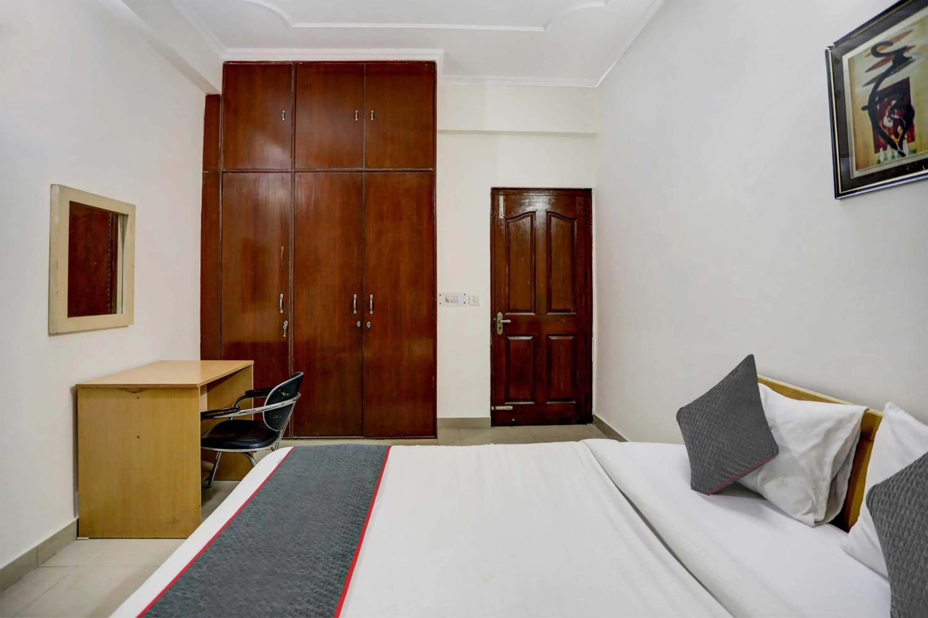 Bedroom, Bed in Hotel O Sunshine Near Iskcon Temple Noida