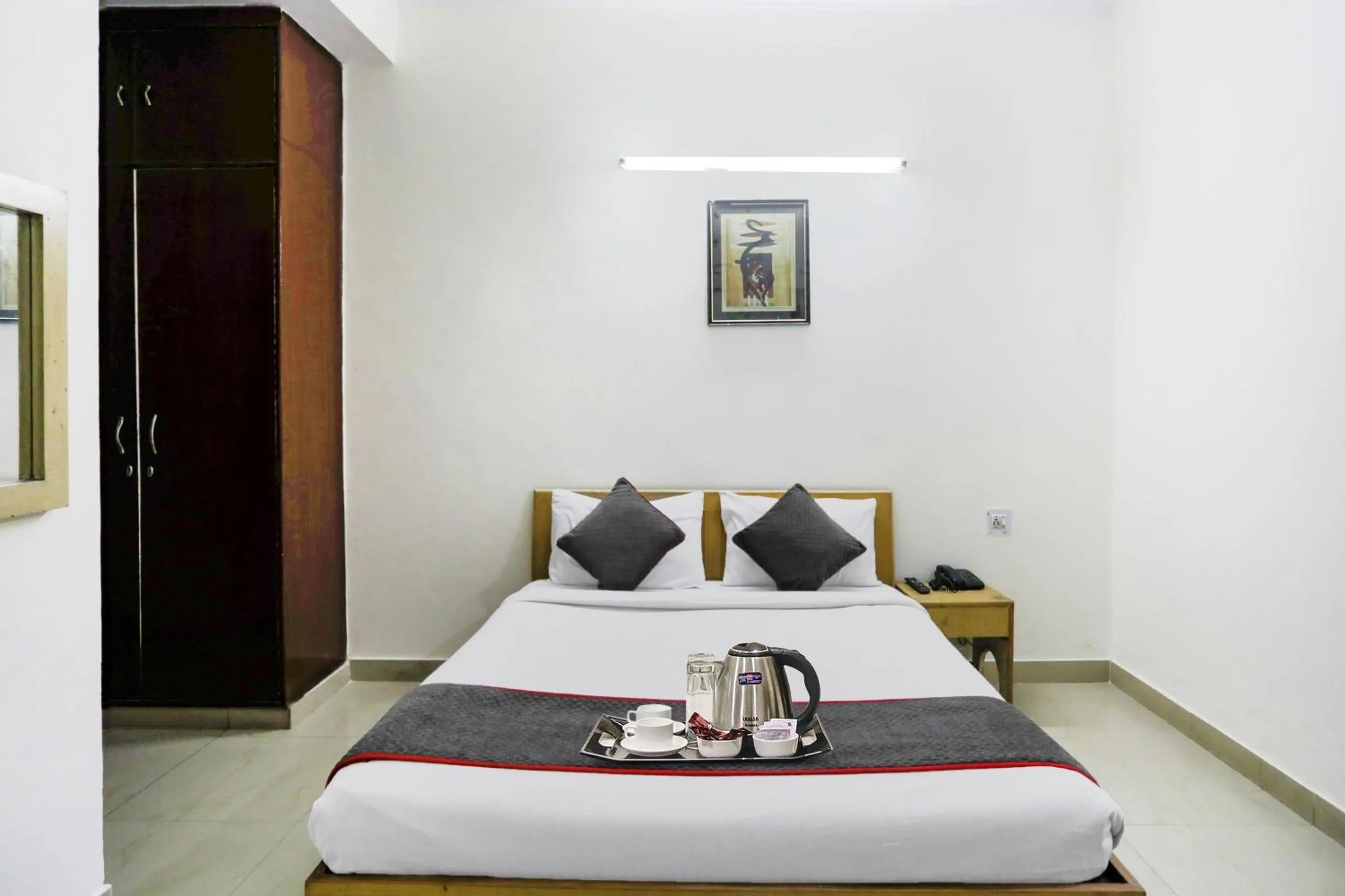 Bedroom, Bed in Hotel O Sunshine Near Iskcon Temple Noida