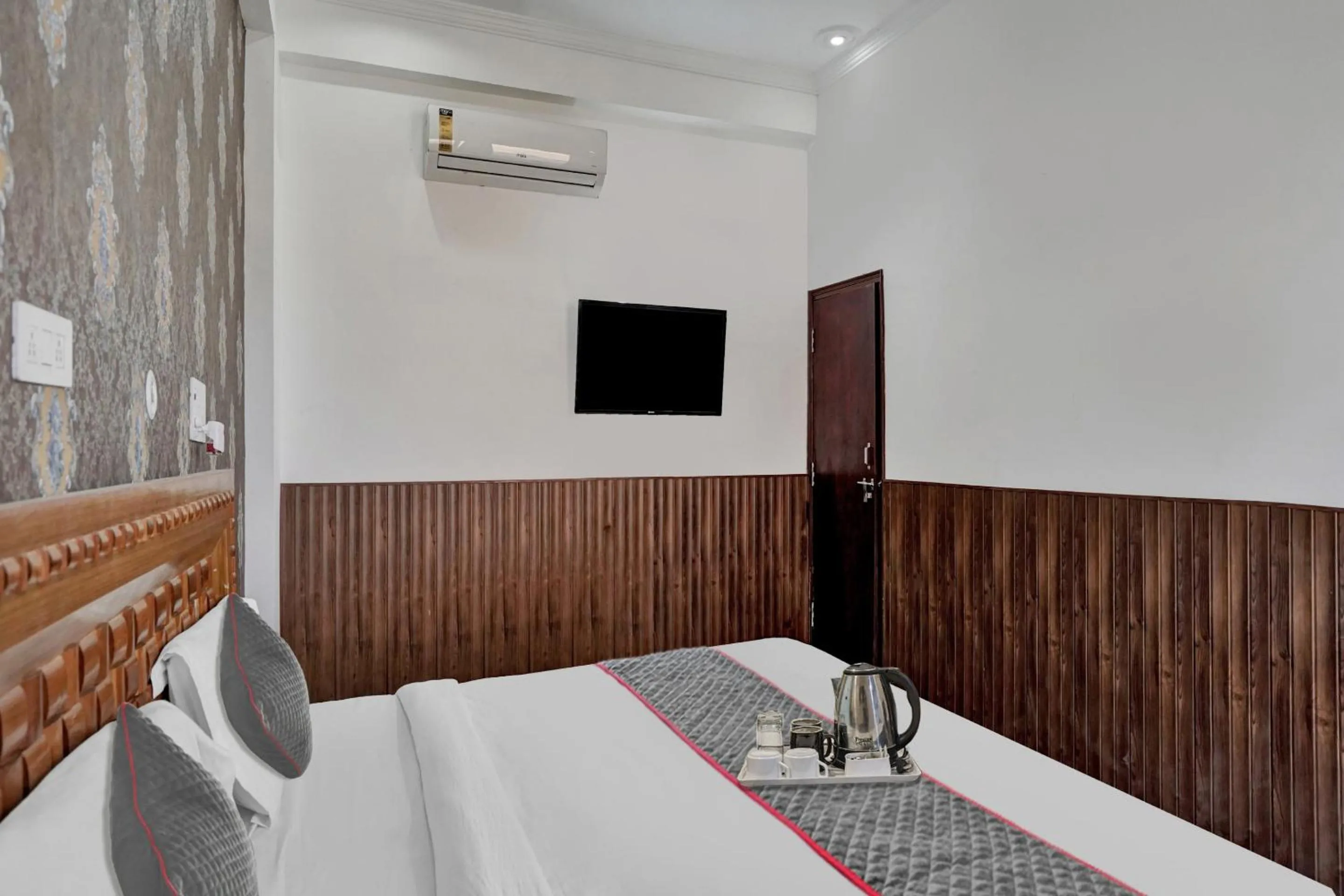 Collection O Samira Residency Near Botanic Garden Of Indian Republic