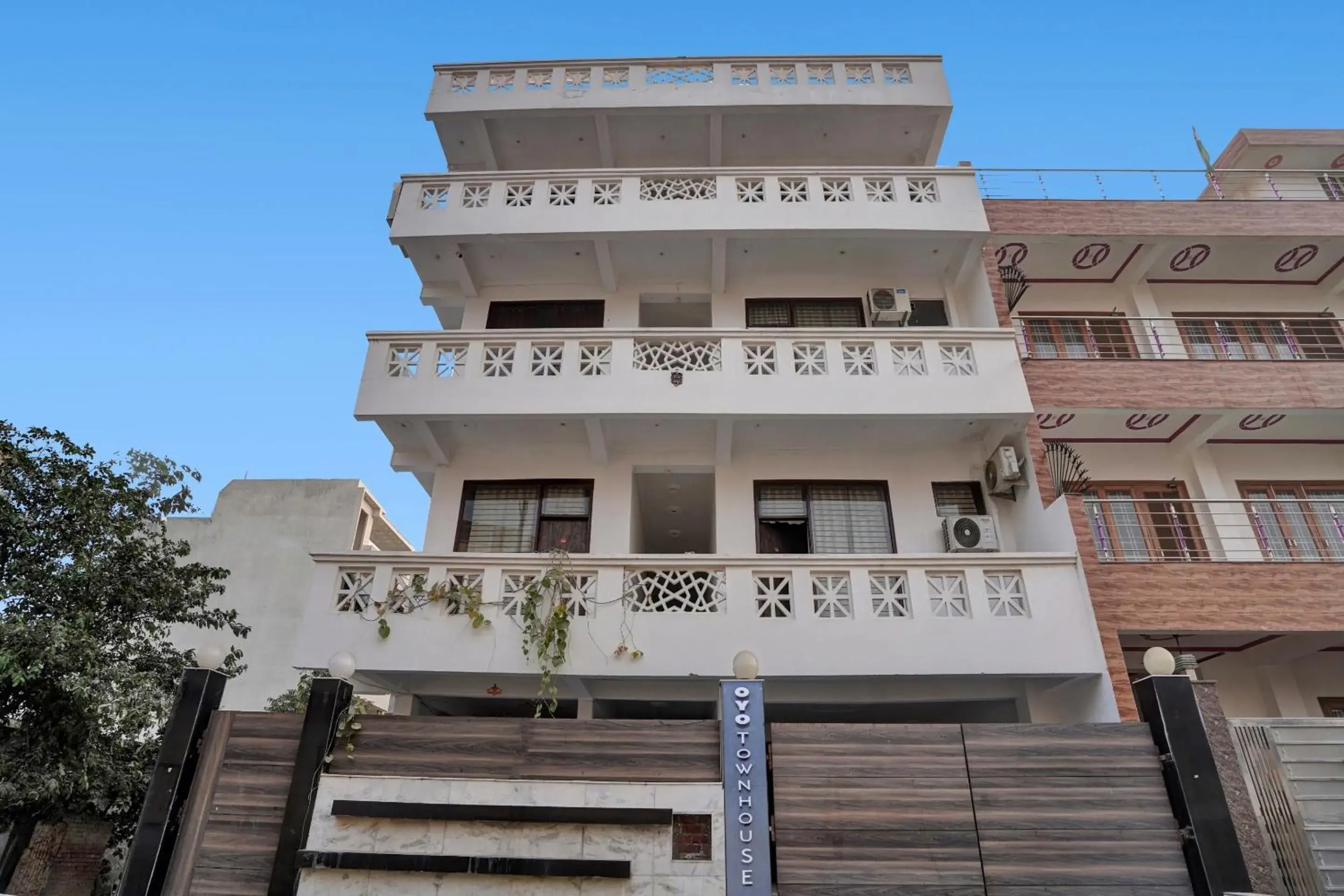 Collection O Samira Residency Near Botanic Garden Of Indian Republic Collection O Samira Residency Near Botanic Garden Of Indian Republic