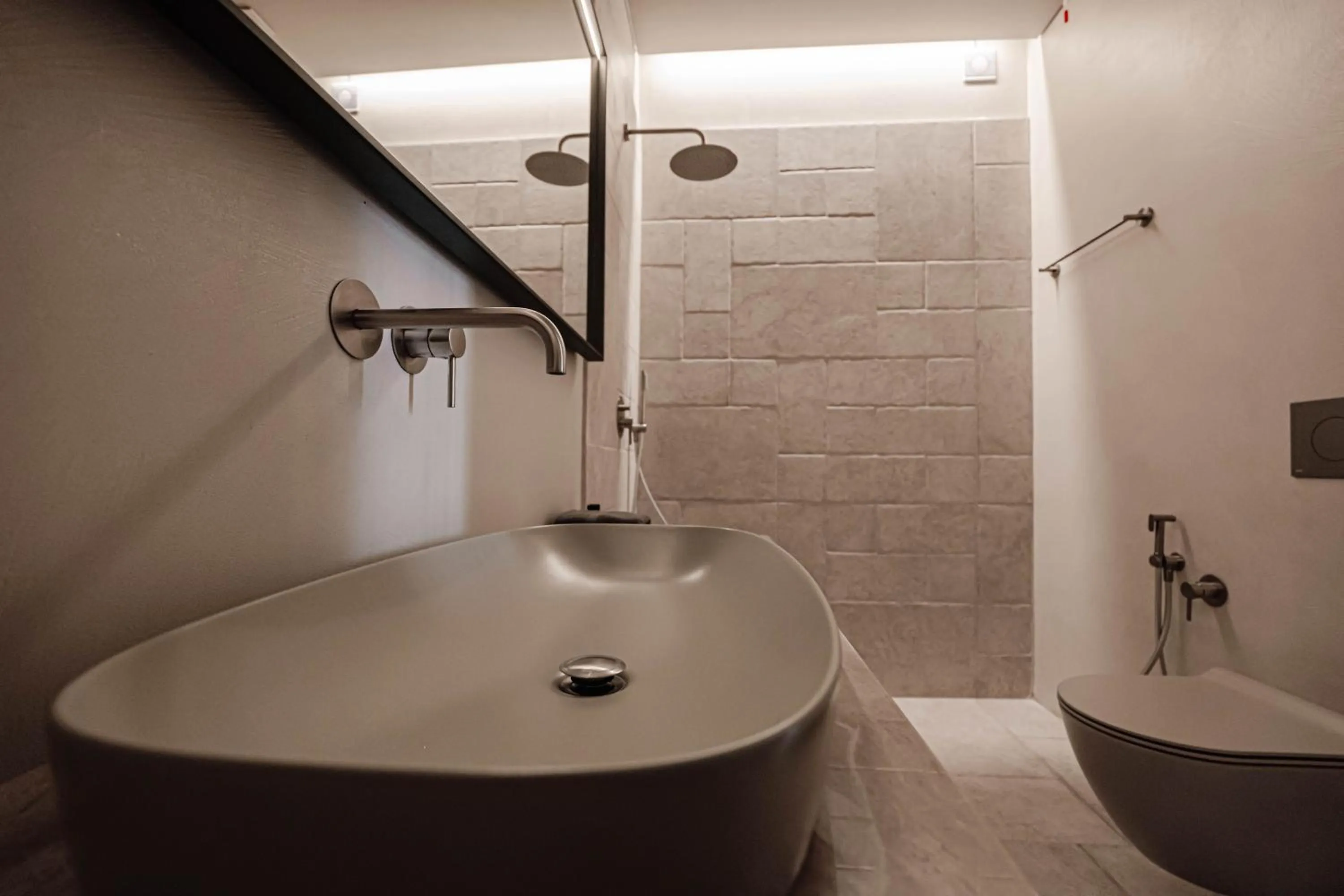 Shower in Sondor Hotel