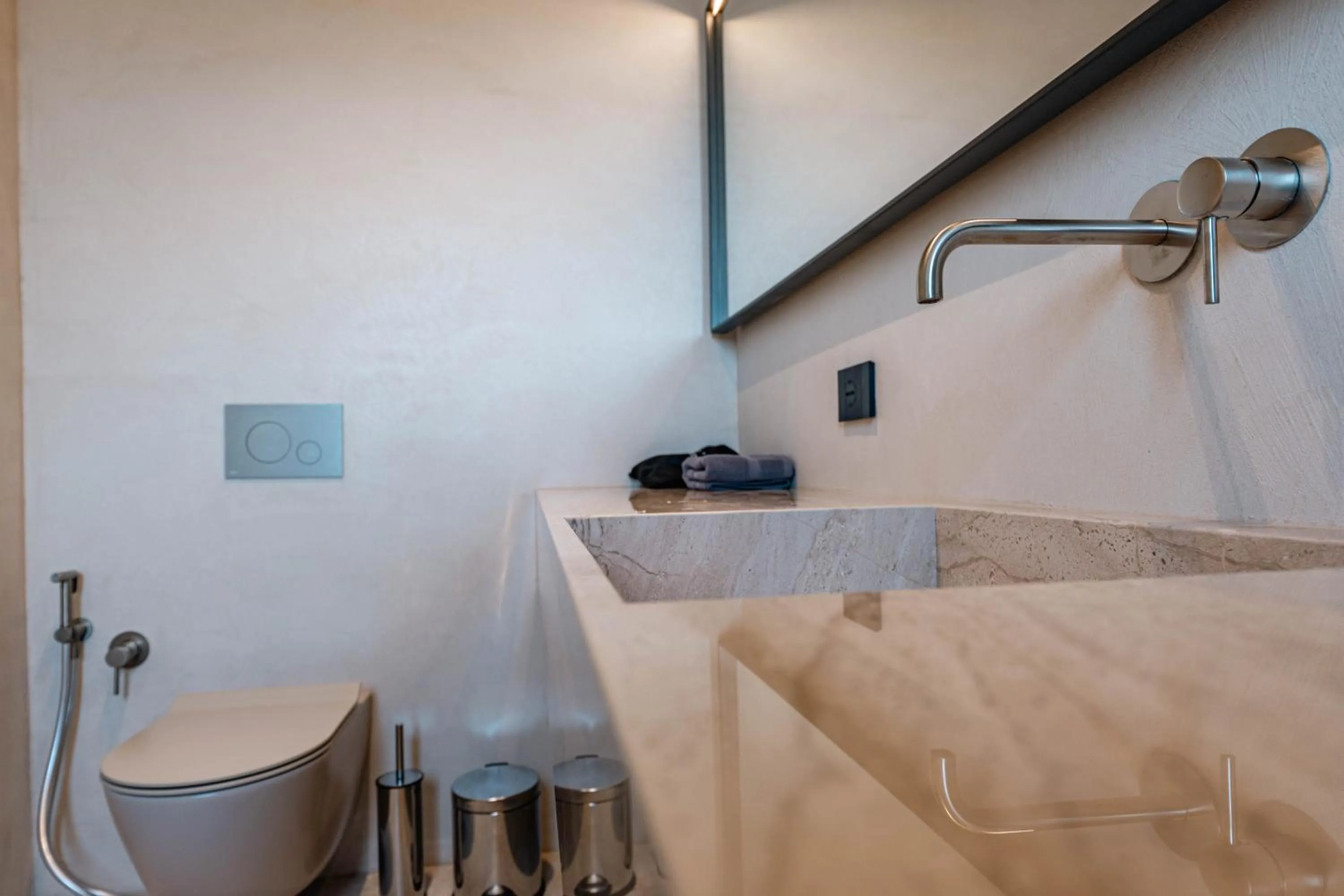 Bathroom, Bed in Sondor Hotel