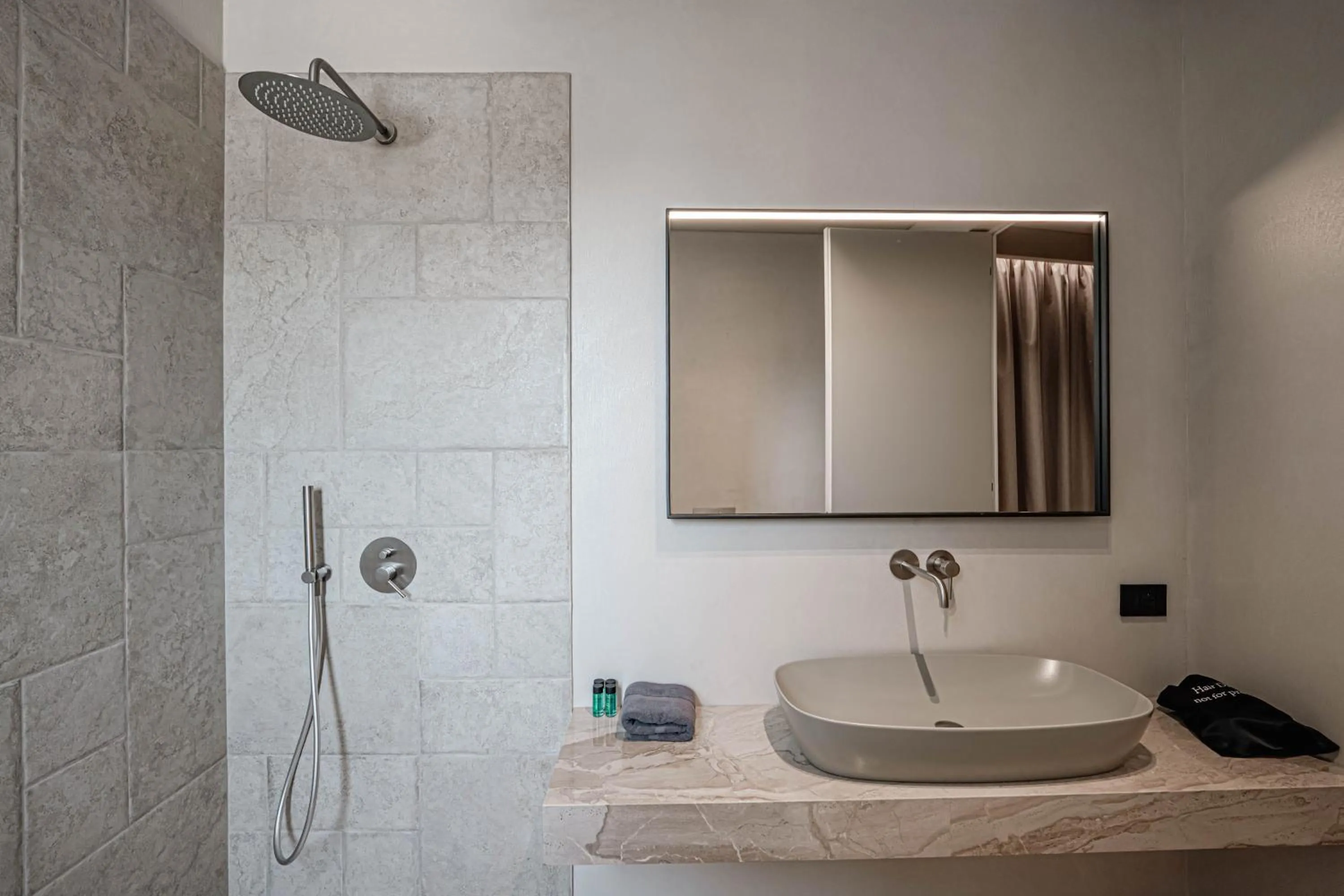 Shower in Sondor Hotel