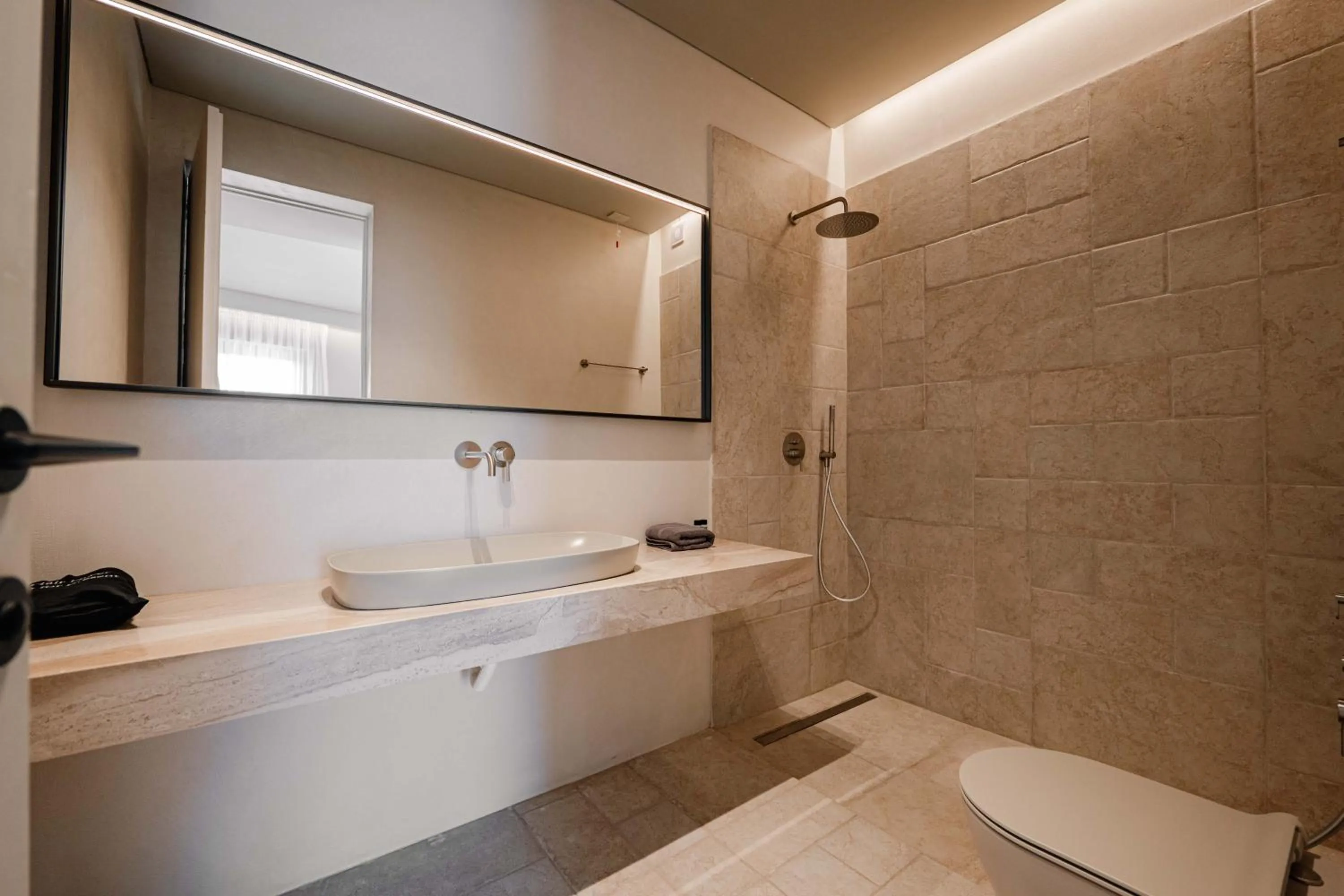 Shower in Sondor Hotel