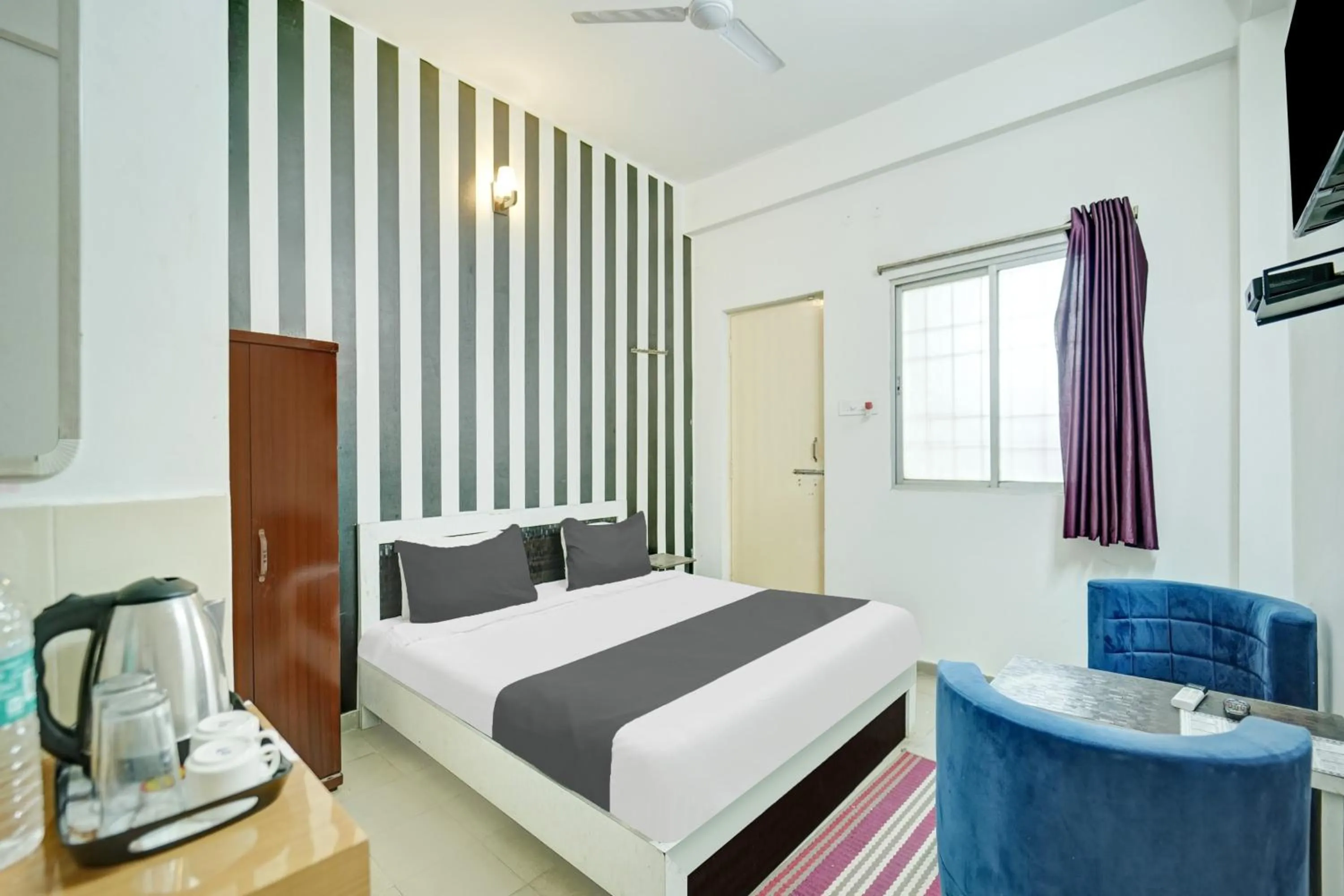 Bedroom, Bed in Super Hotel O Ashiyana Inn