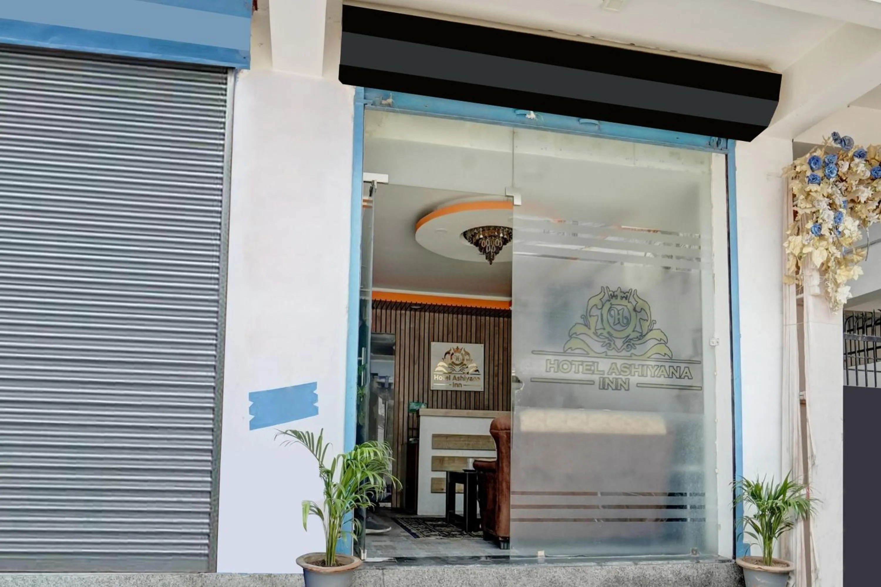 Facade/entrance in Super Hotel O Ashiyana Inn