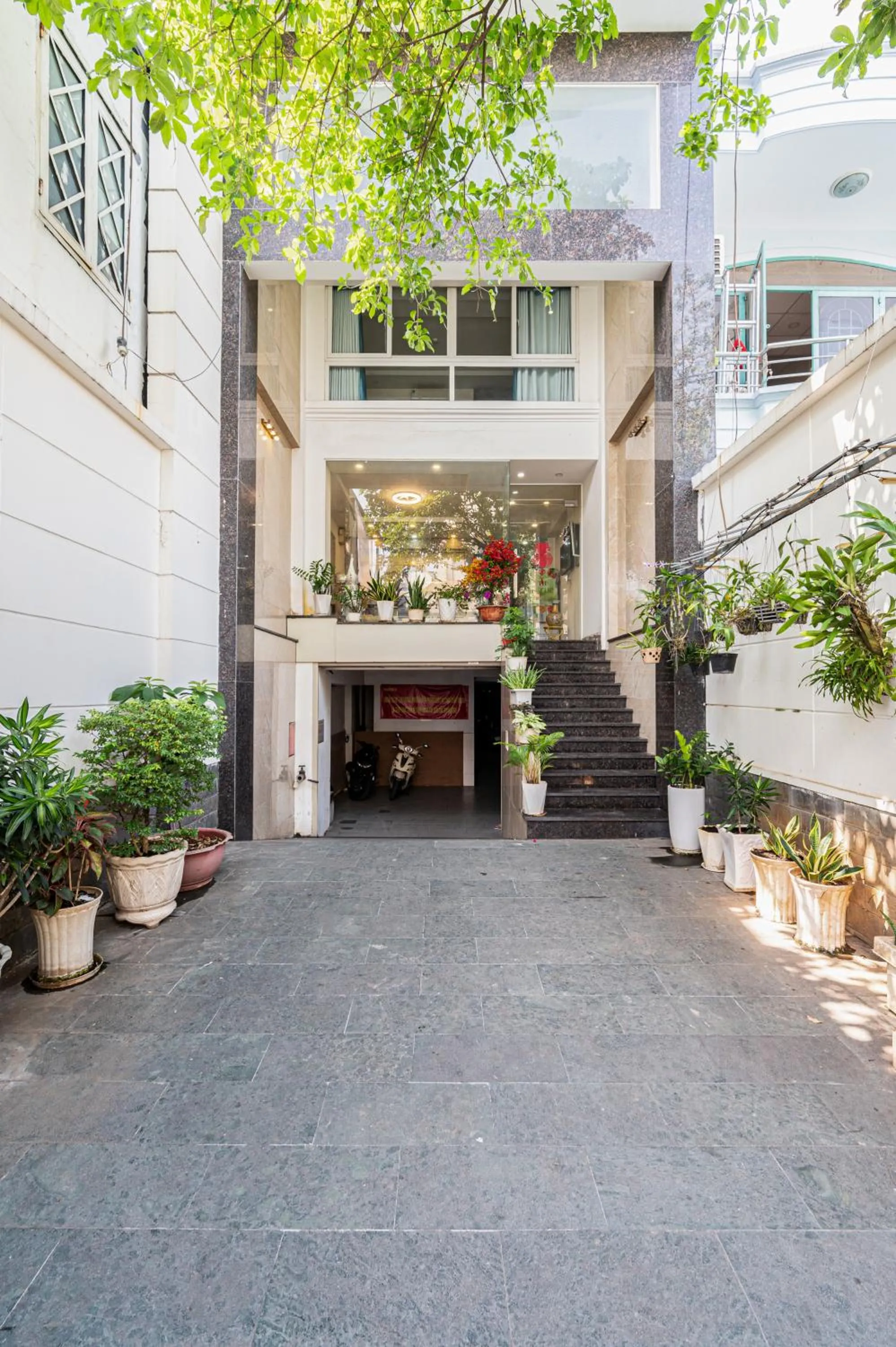 Property building in Cozrum - Love Hotel Trần Bình Trọng