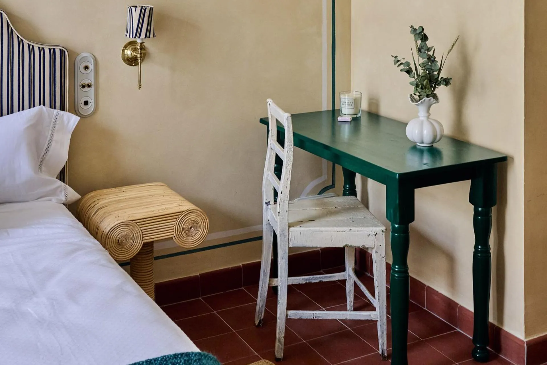 Seating area, Bed in Cristine Bedfor Malaga Boutique Hotel