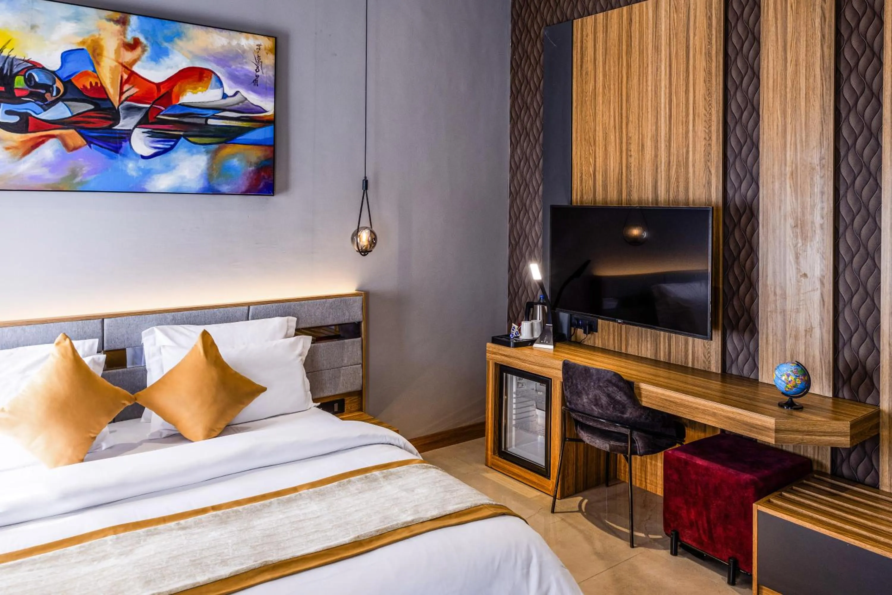 Lobby or reception, Bed in Yellow Trumpet Wuse 2