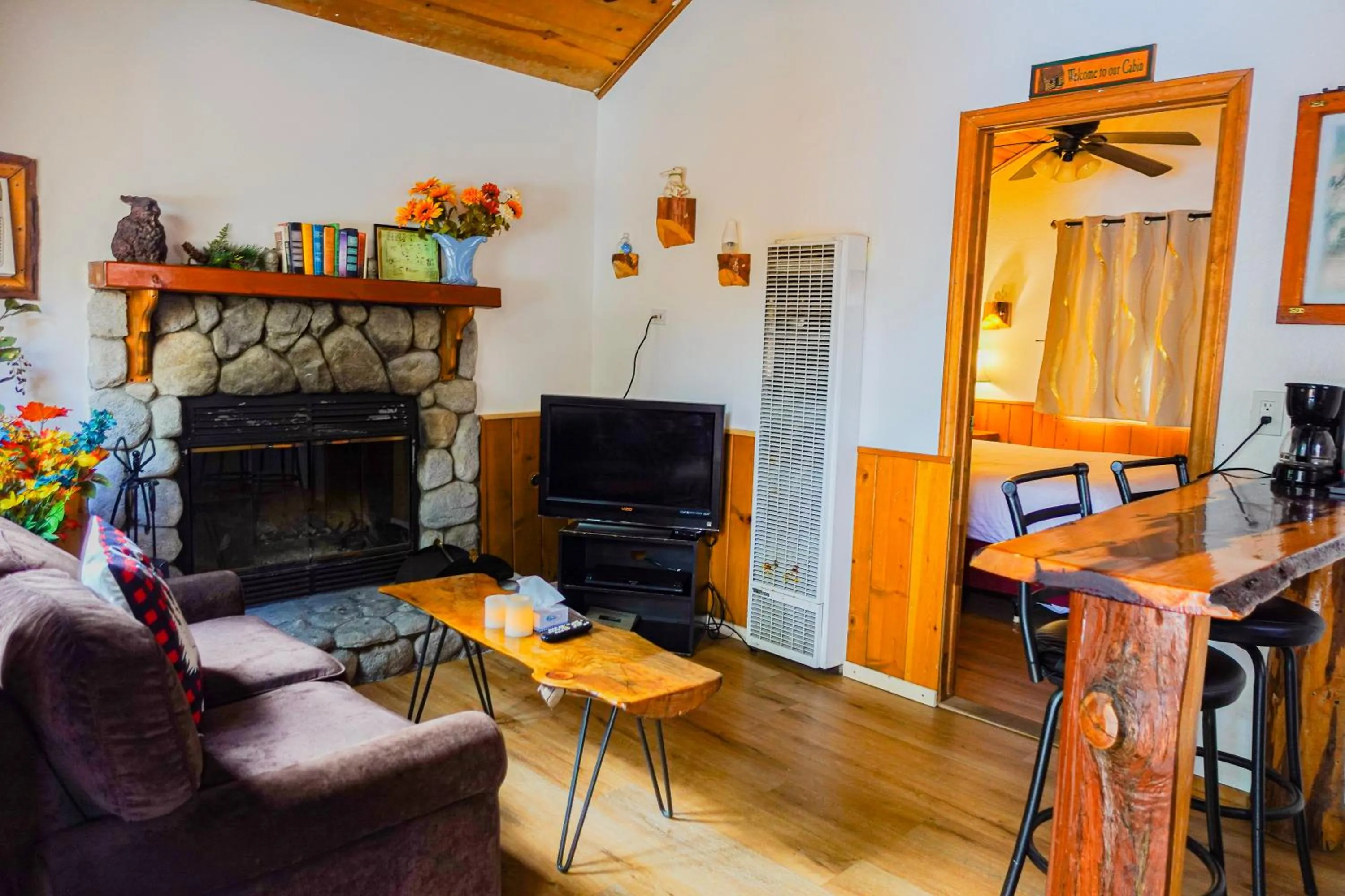 Sleepy Hollow Cabins and Hotel