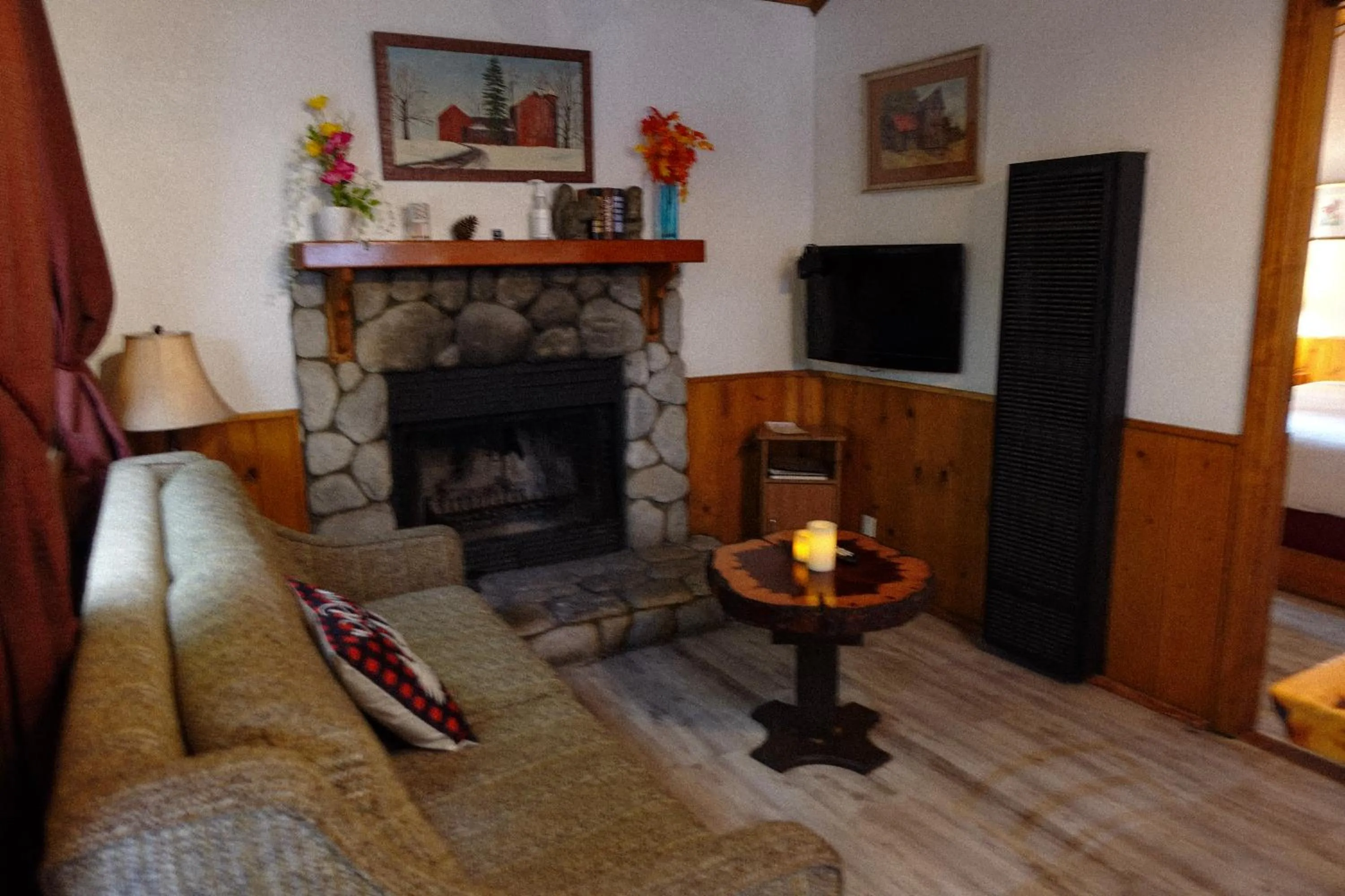 Sleepy Hollow Cabins and Hotel