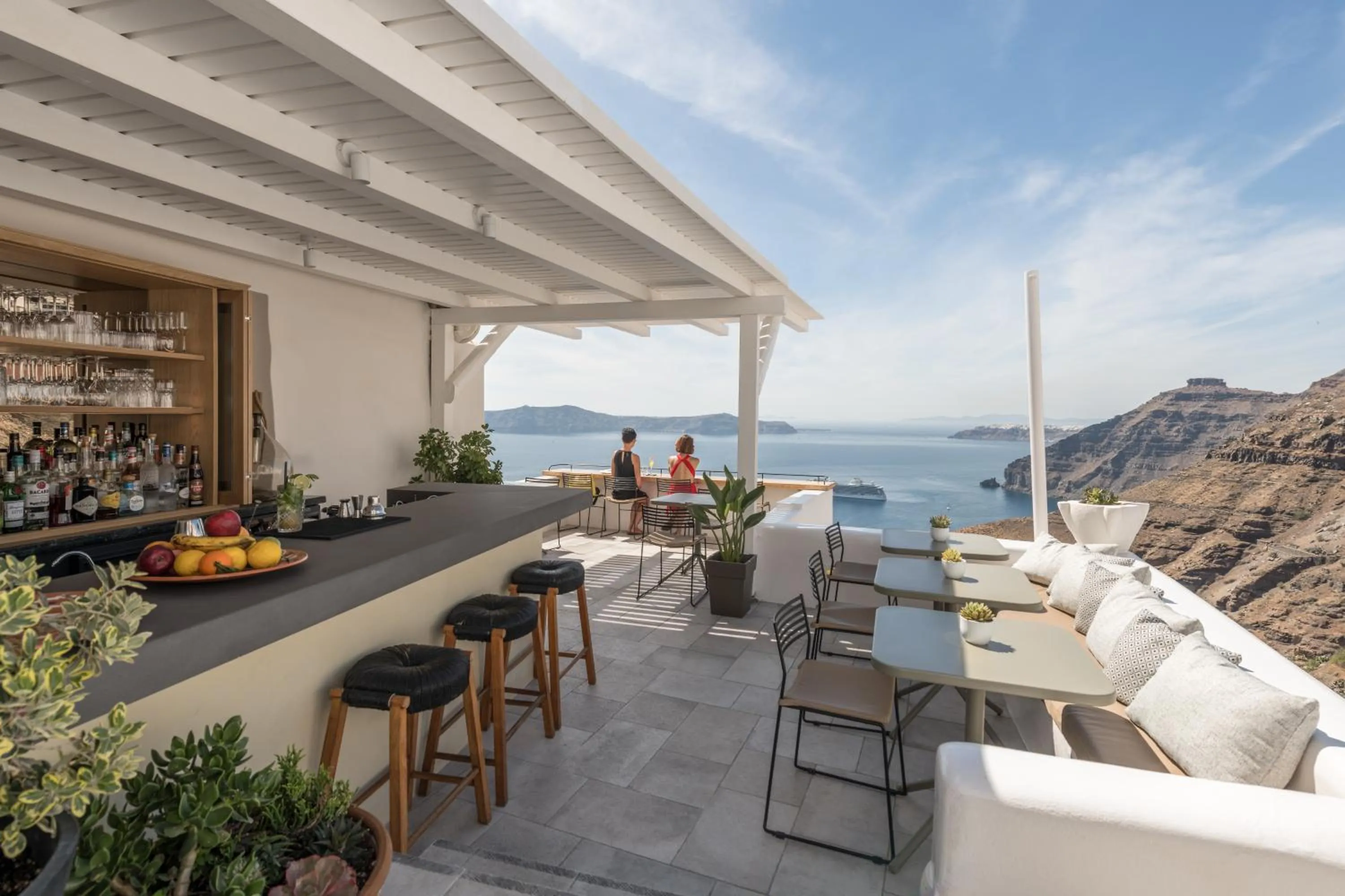 Lounge or bar in Porto Fira Suites