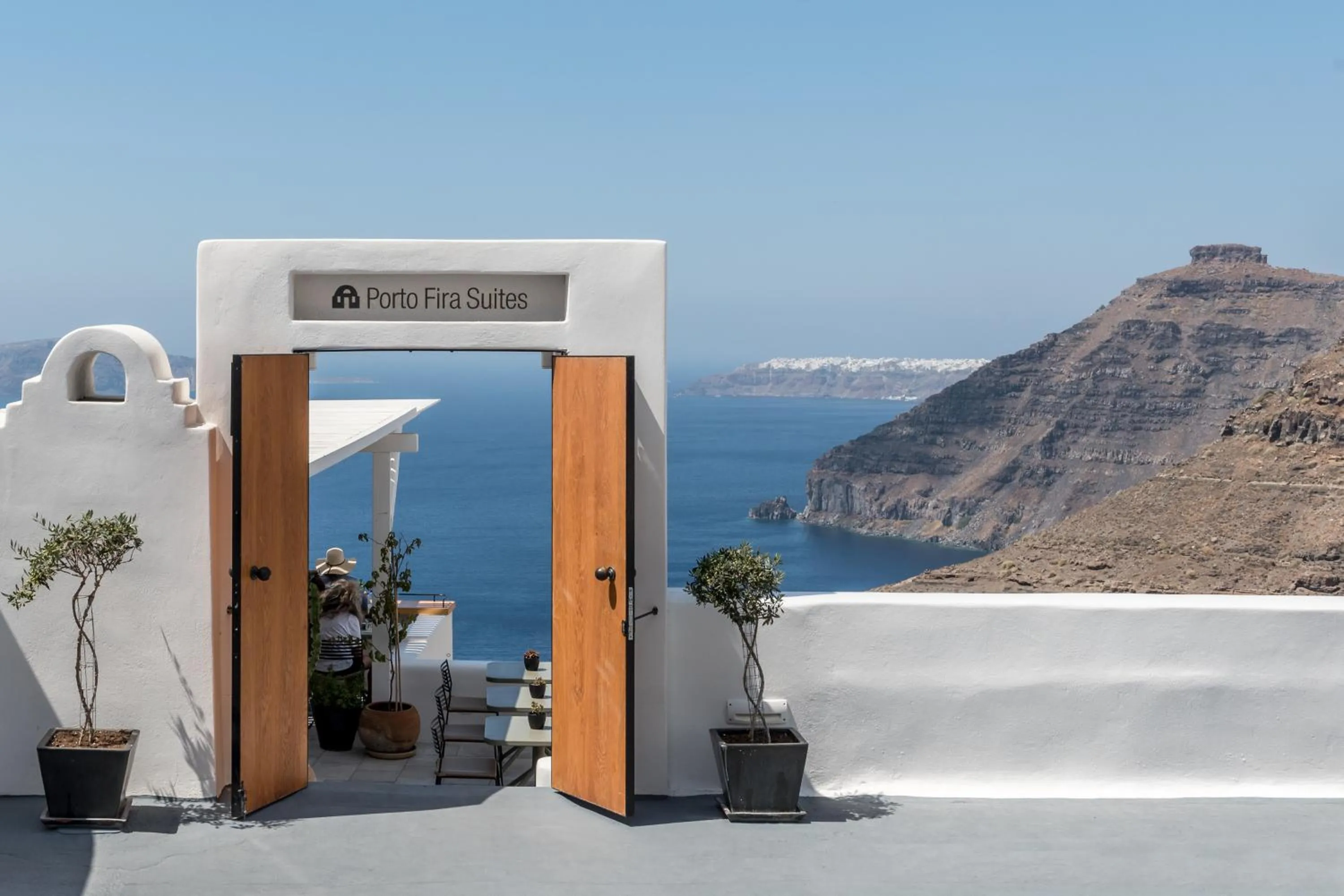 Facade/entrance in Porto Fira Suites