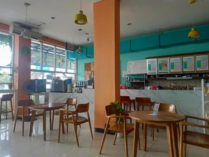 Lounge or bar in deKOST Madiun