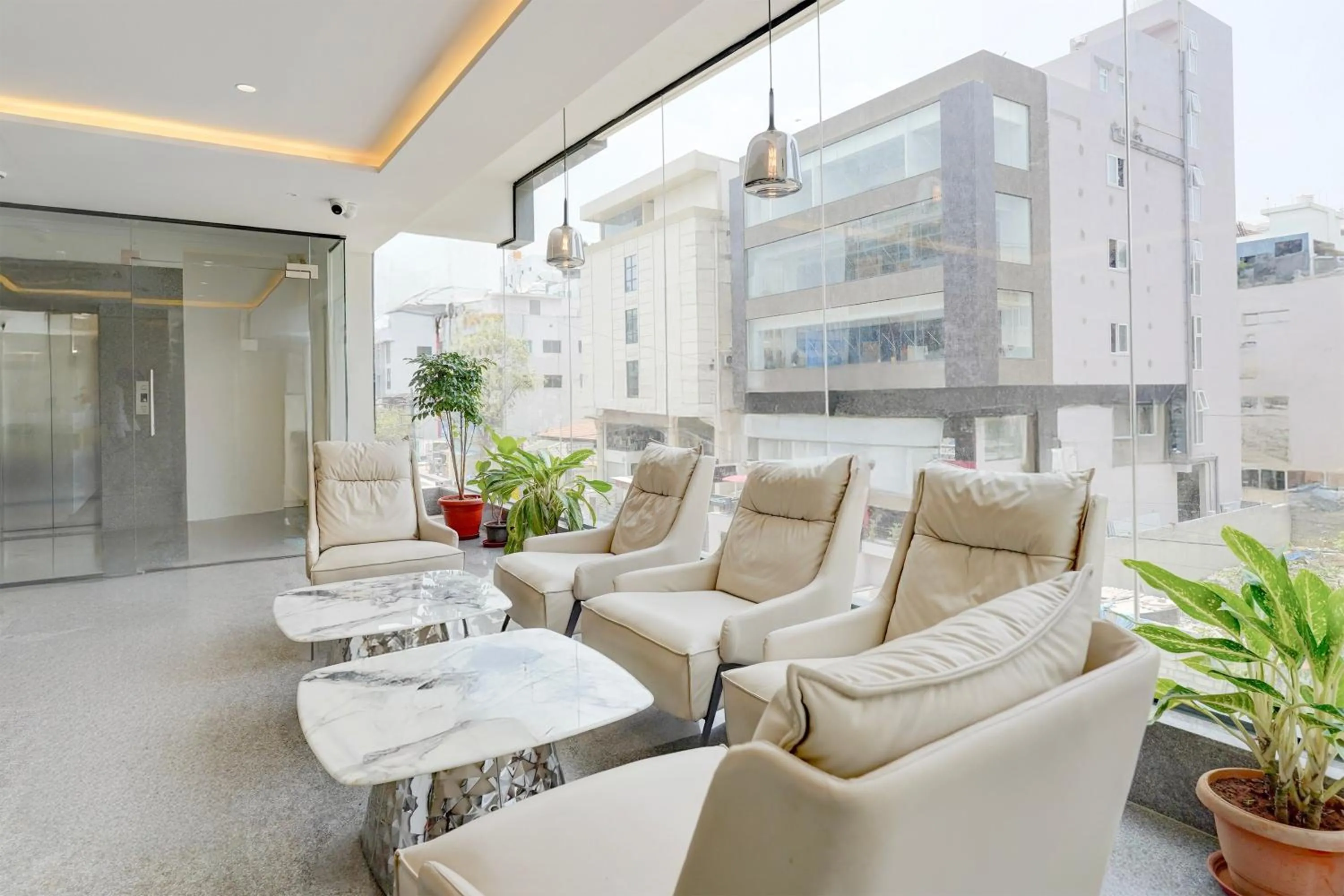 Lobby or reception in Super Townhouse Oak AECS Layout Brookfield