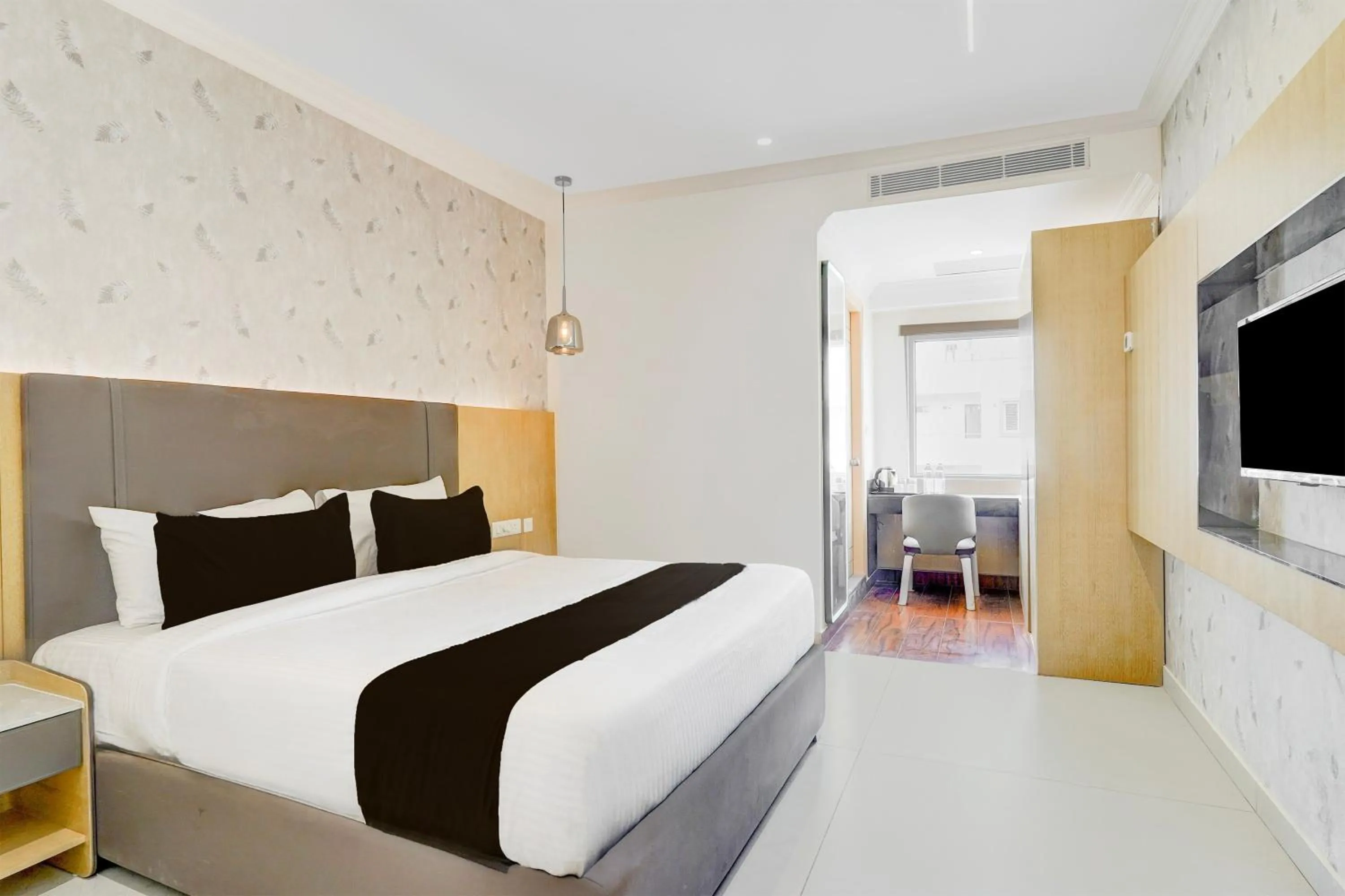 Bedroom, Bed in Super Townhouse Oak AECS Layout Brookfield