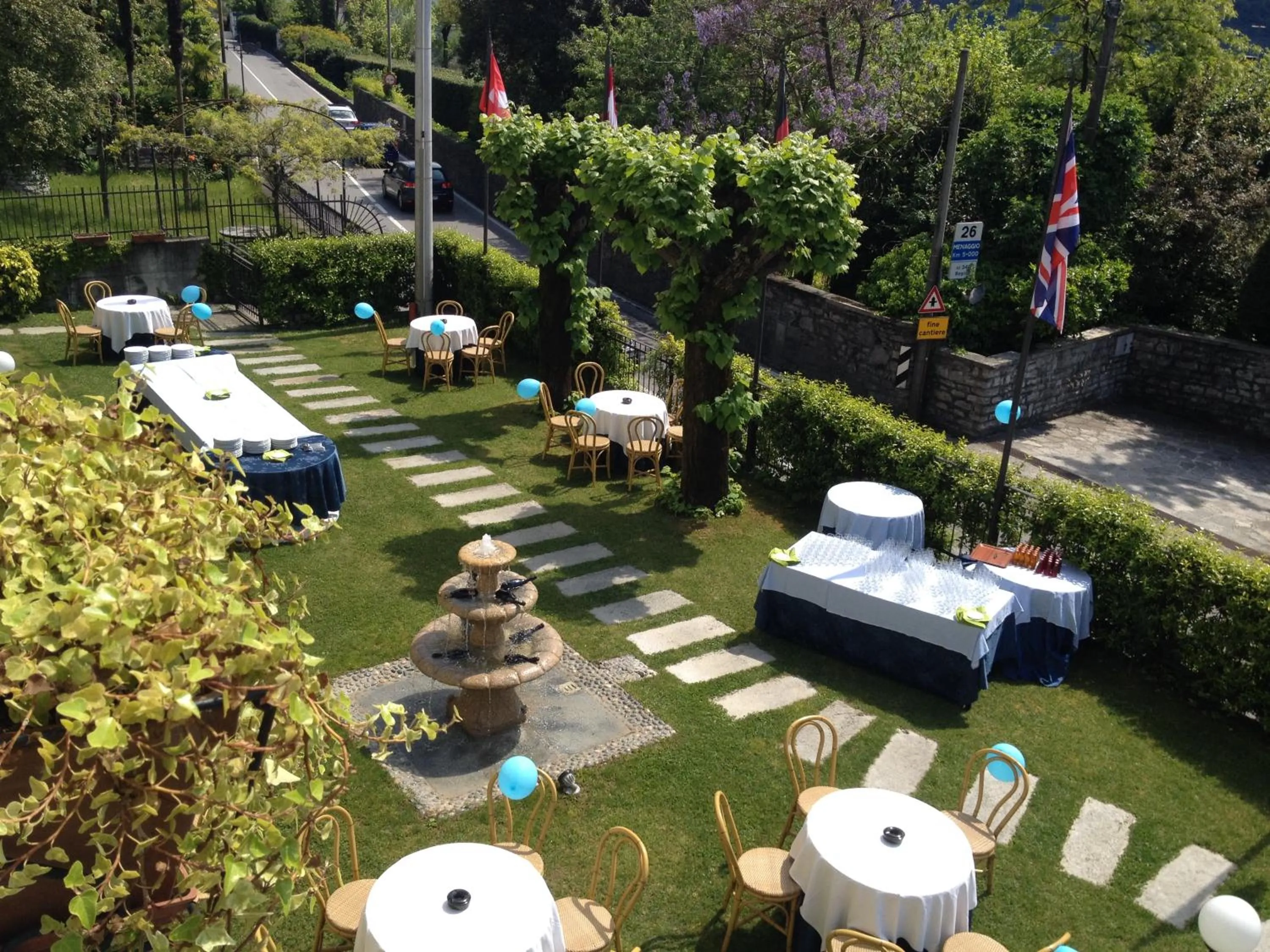 Patio in Hotel Lario
