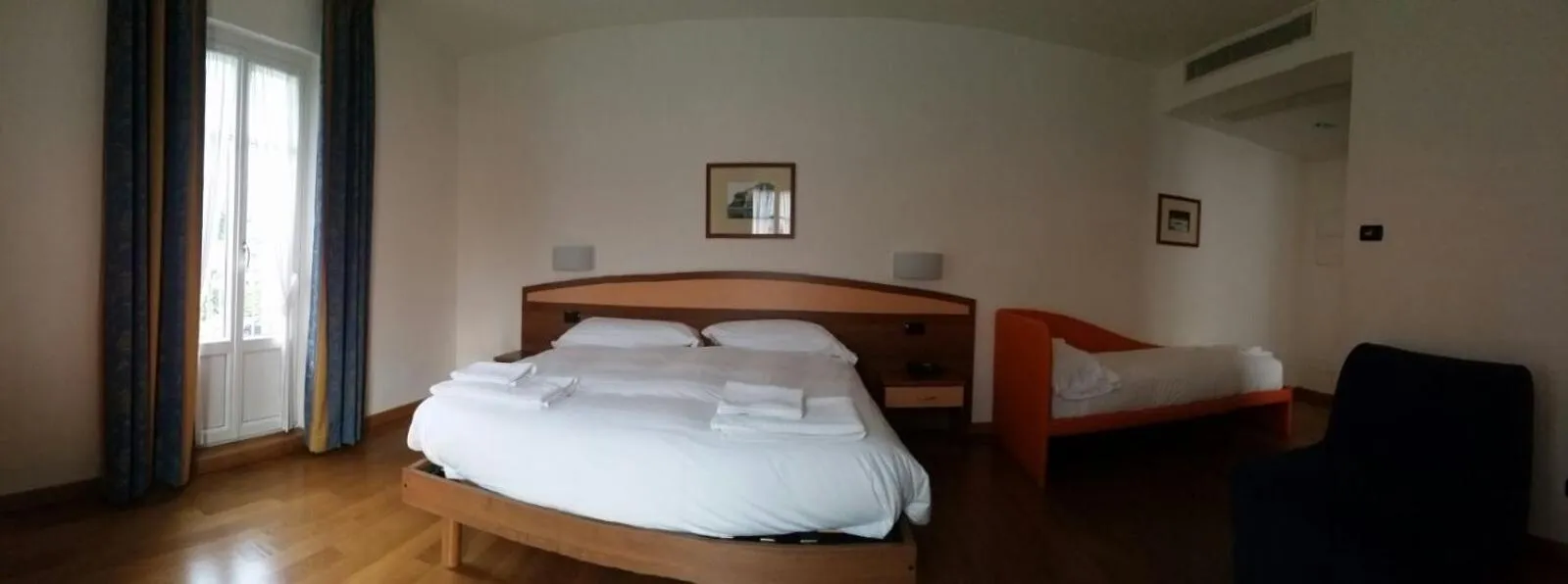 Day, Bed in Hotel Lario