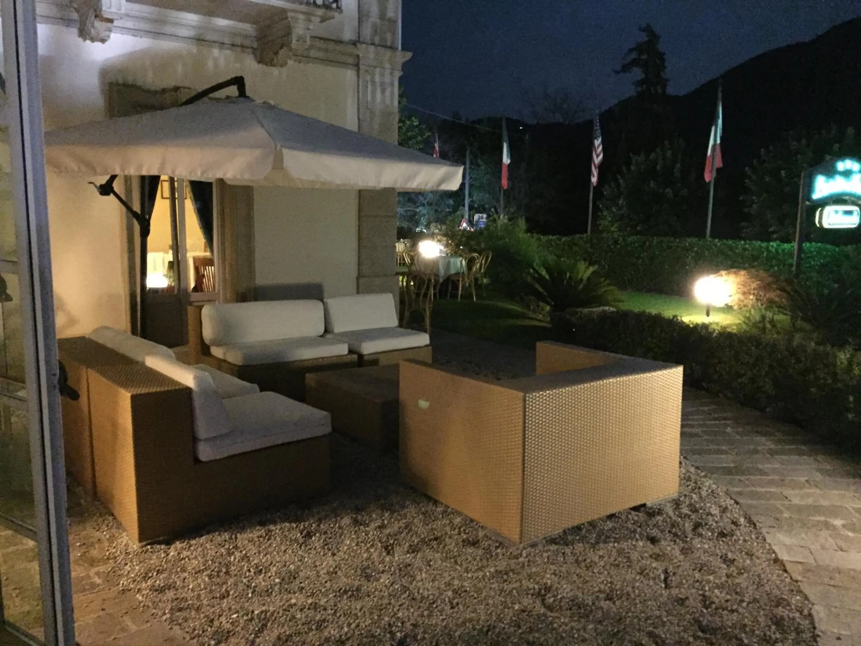 Patio in Hotel Lario