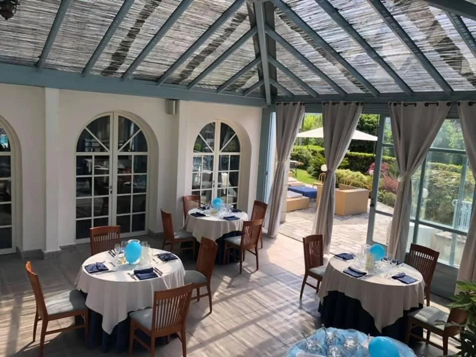 Restaurant/places to eat in Hotel Lario