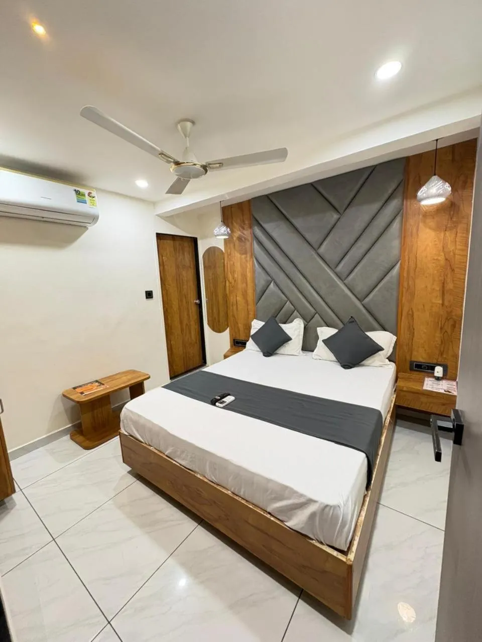 Bed in Hotel Skyland