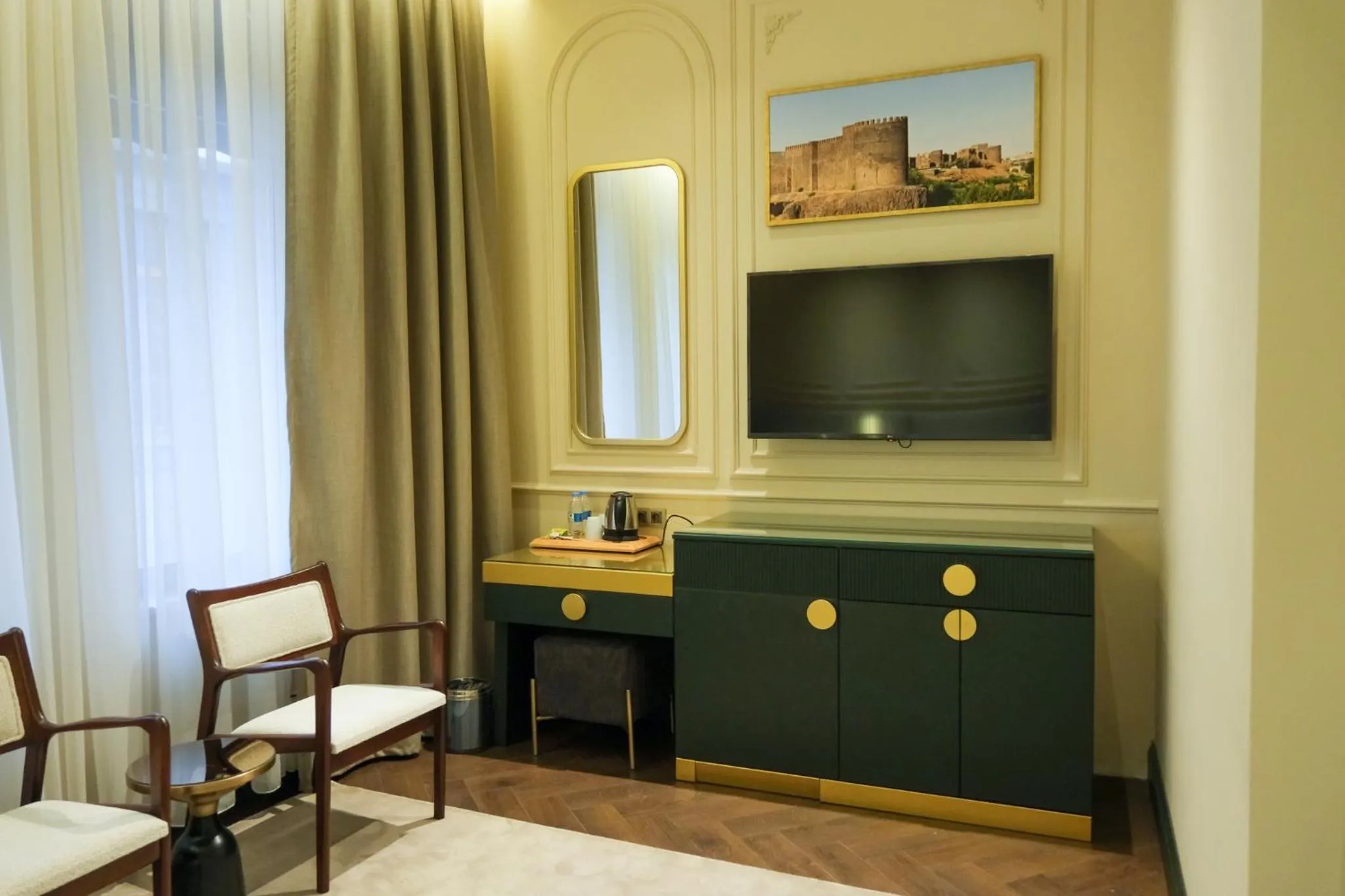 TV and multimedia in Sur Royal's Hotel