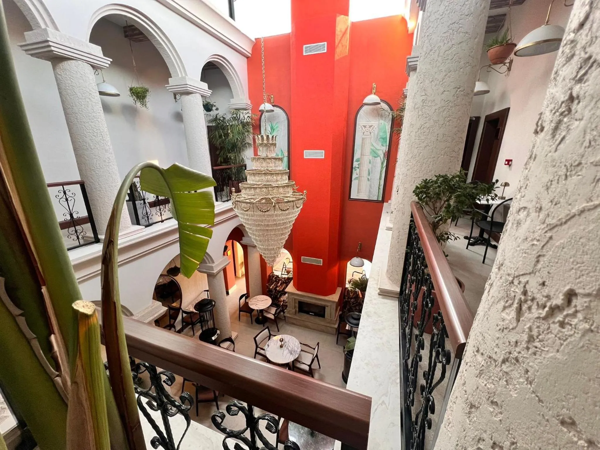 Restaurant/places to eat in Sur Royal's Hotel